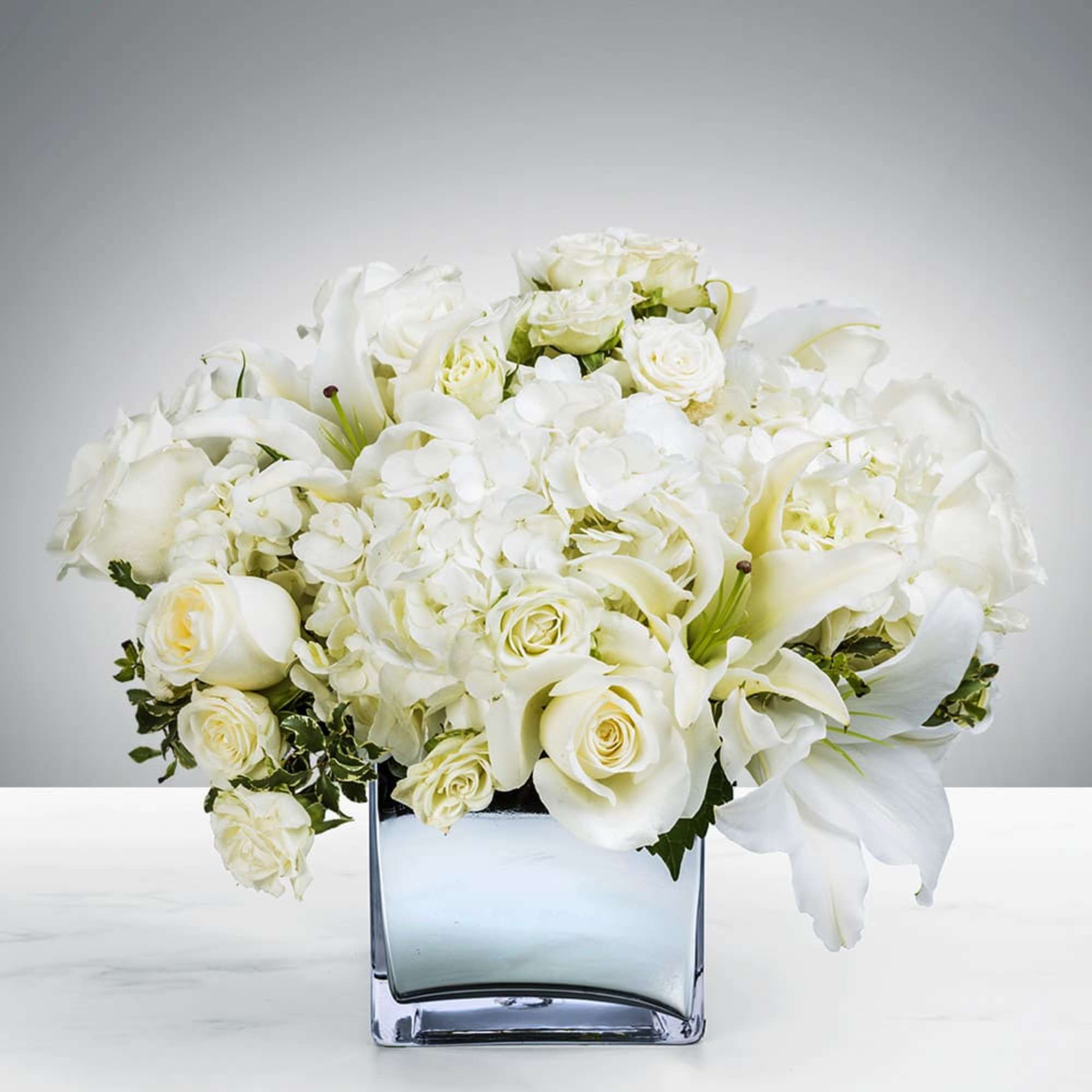 The Snow Field bouquet captures the serene beauty of a winter landscape.