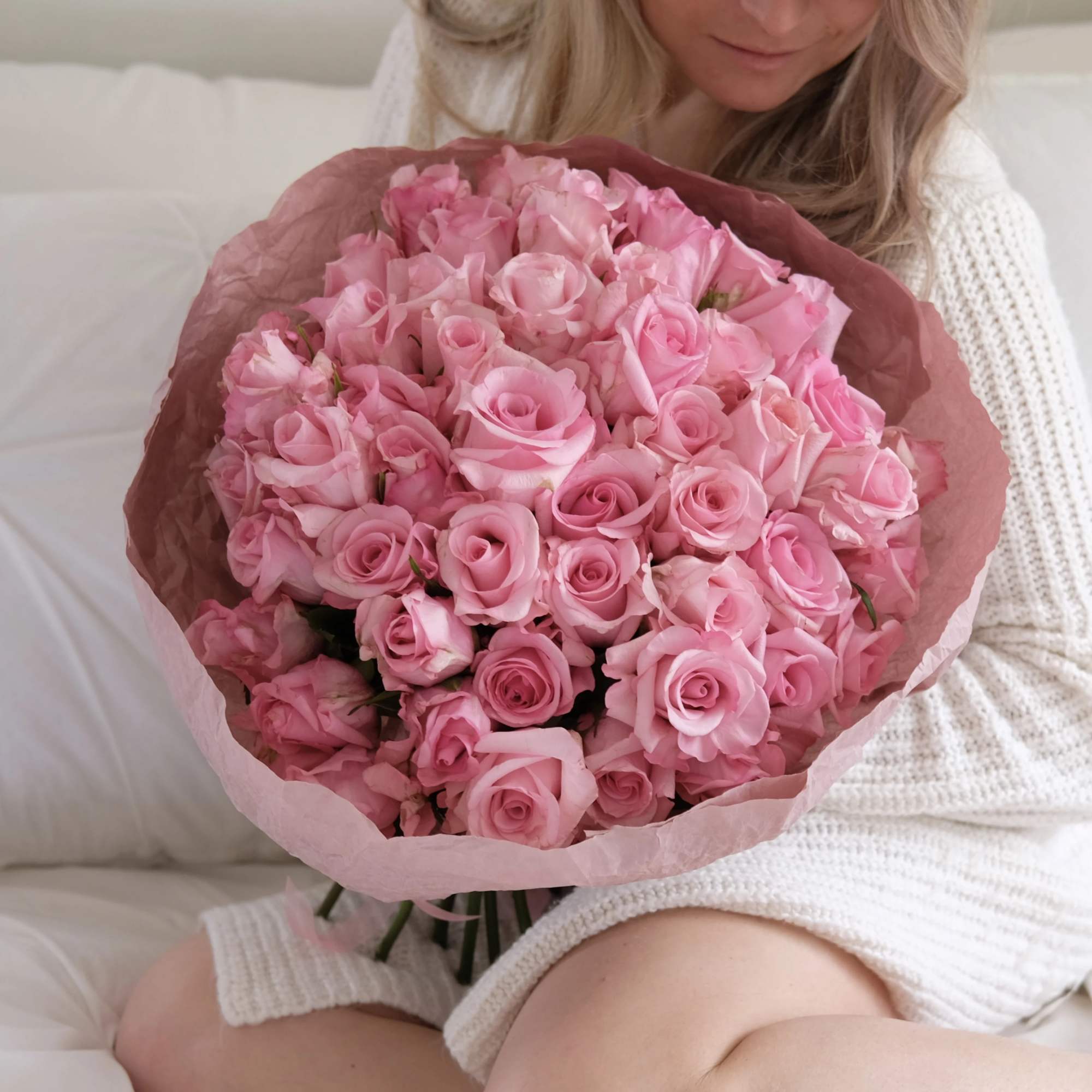 24, 48, 72 stems available
Red, White, Pink, or Custom color on your