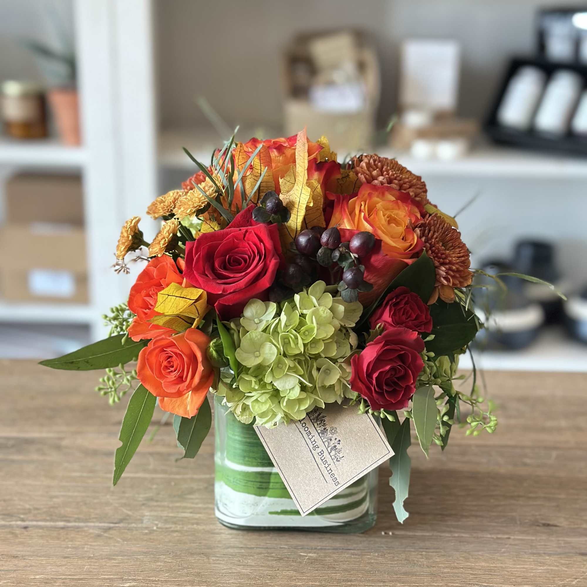 Autumn Breeze &ndash; A Rustic Fall Floral Arrangement

Bring the warmth of fall