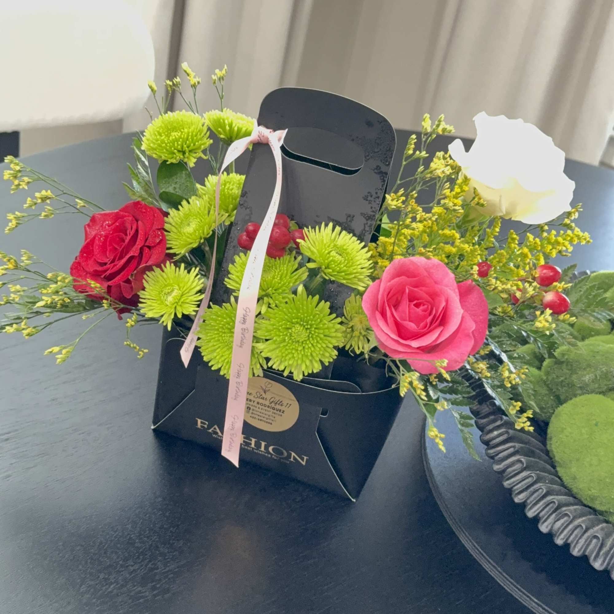 Looking for modern flower delivery in Midland, TX? This elegant rose flower