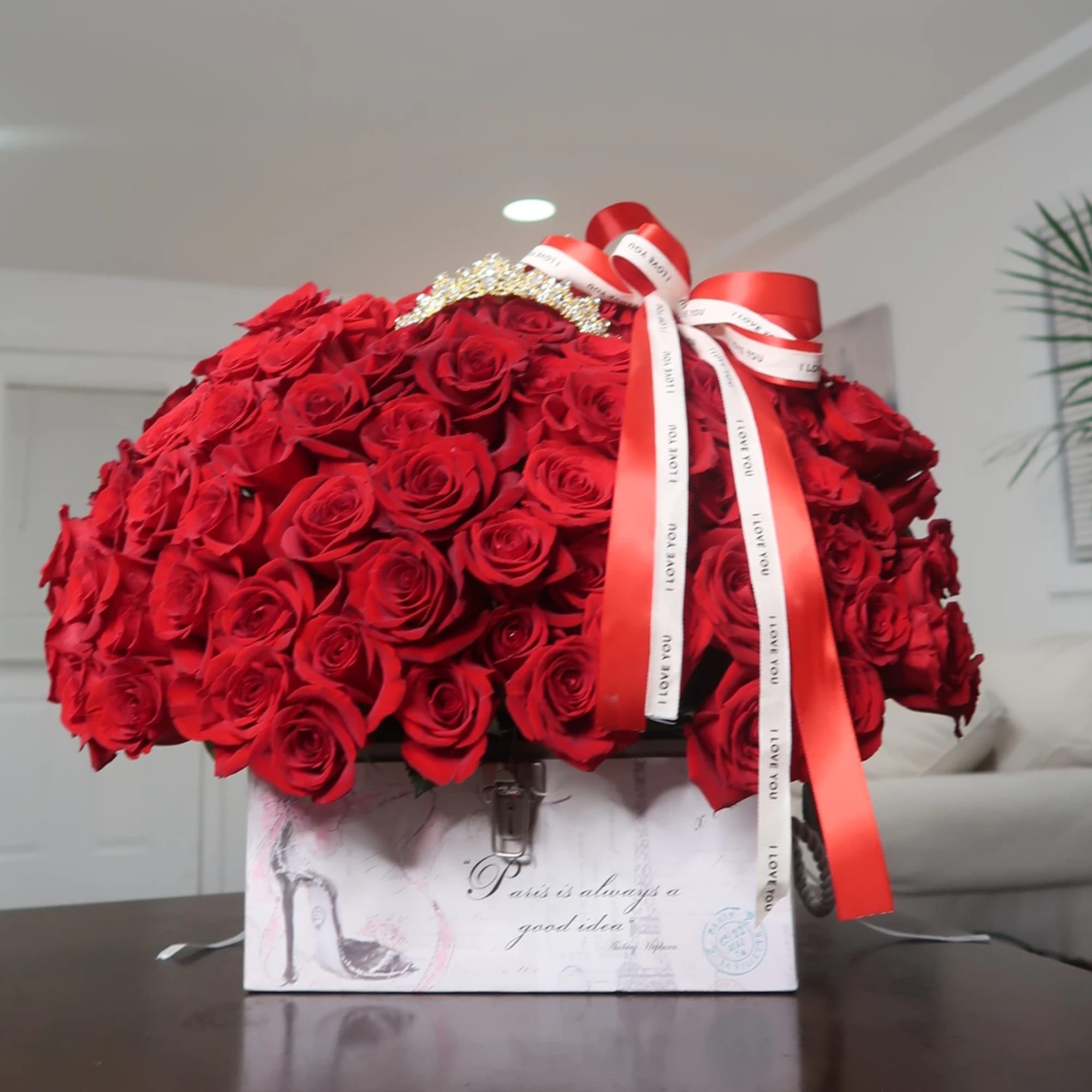 Caja de rosas entre 75 - 85 rosas