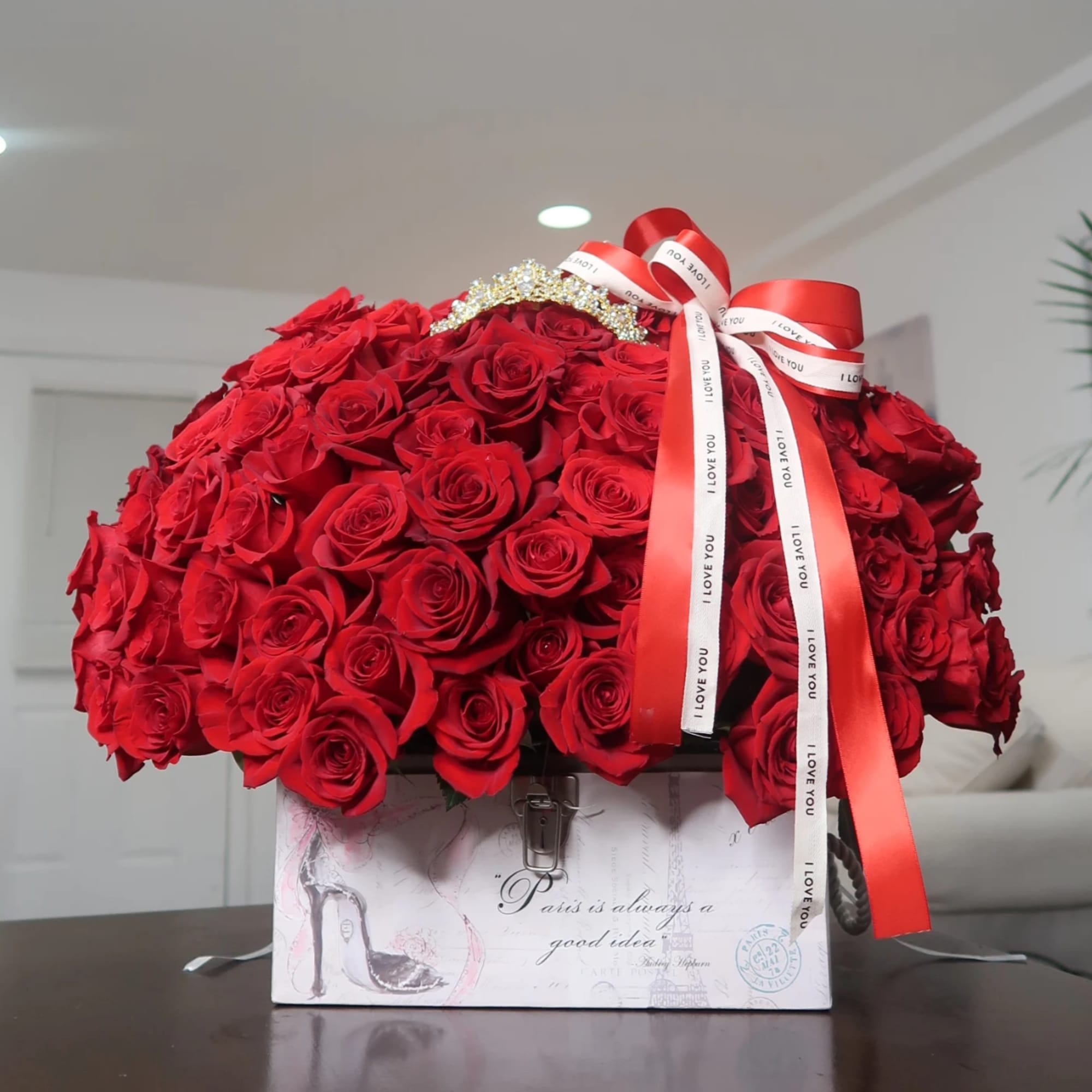 Caja de rosas entre 75 - 85 rosas