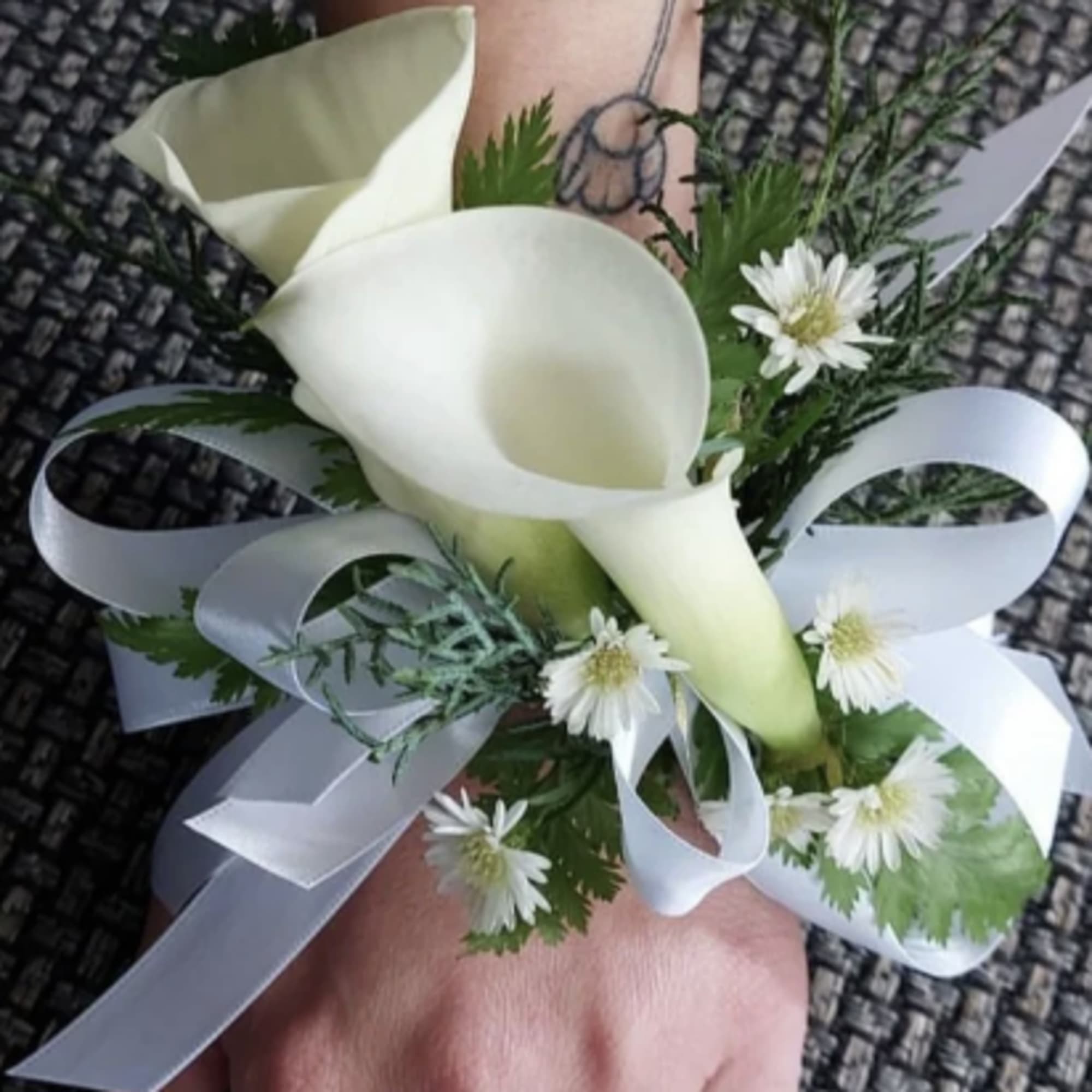 A classy and elegant flower that adds the perfect touch to any