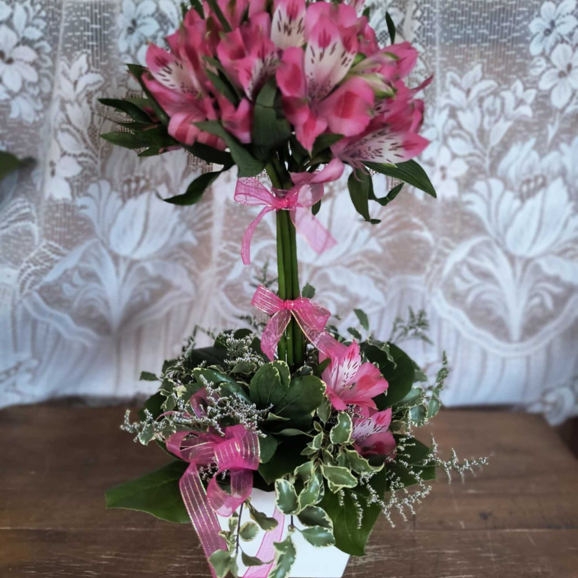 A garden design of locally grown alstroemeria, in a seasonal color and