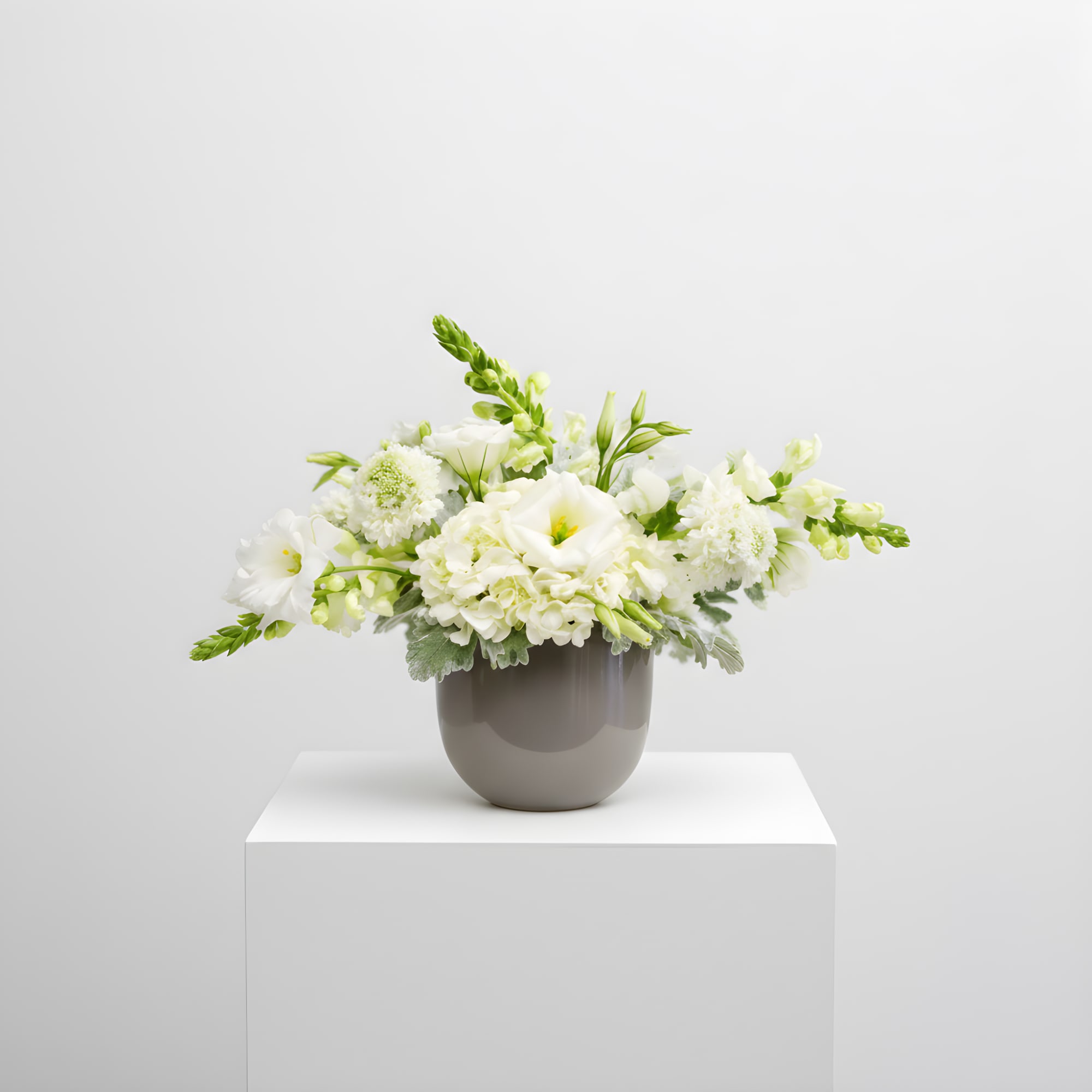 A timeless expression of beauty and calm,  Grace and Ivory features