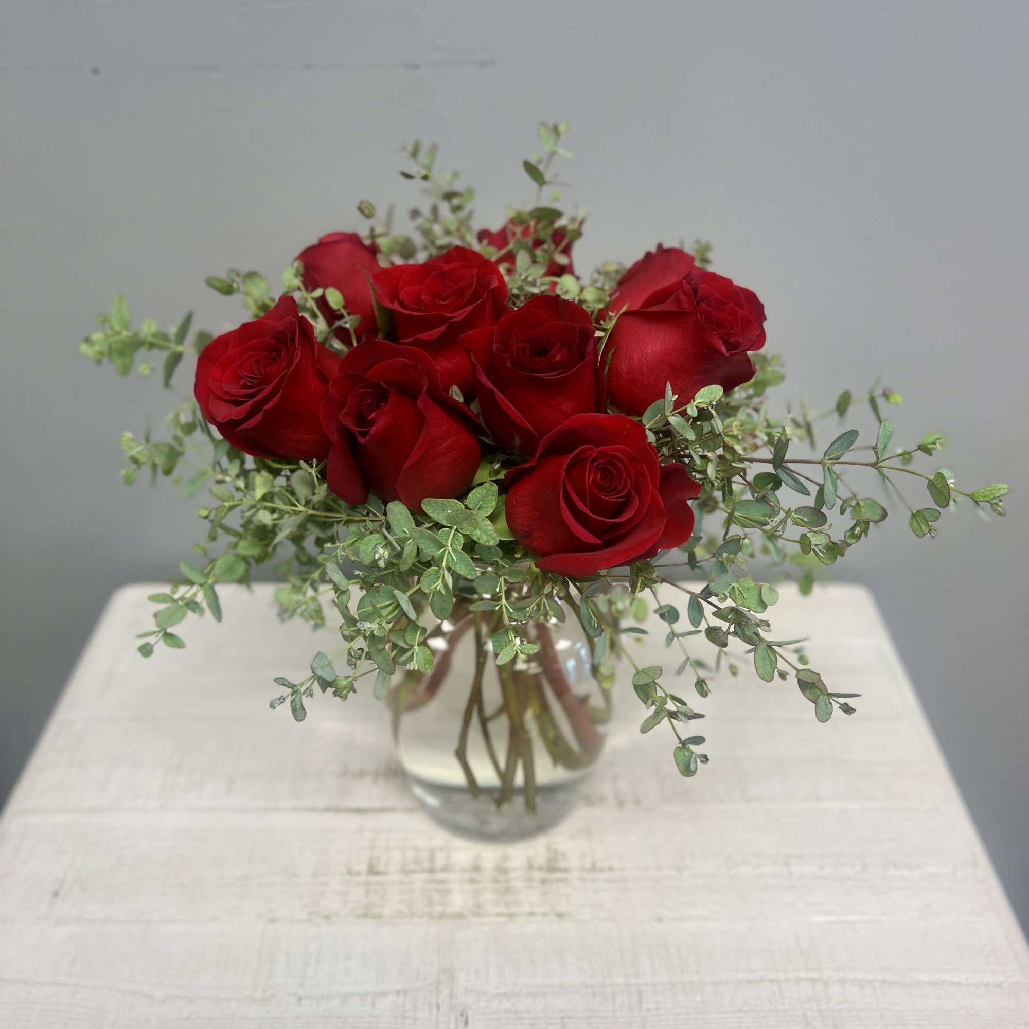 Let your love speak for itself with our Simply Romantic arrangement. This
