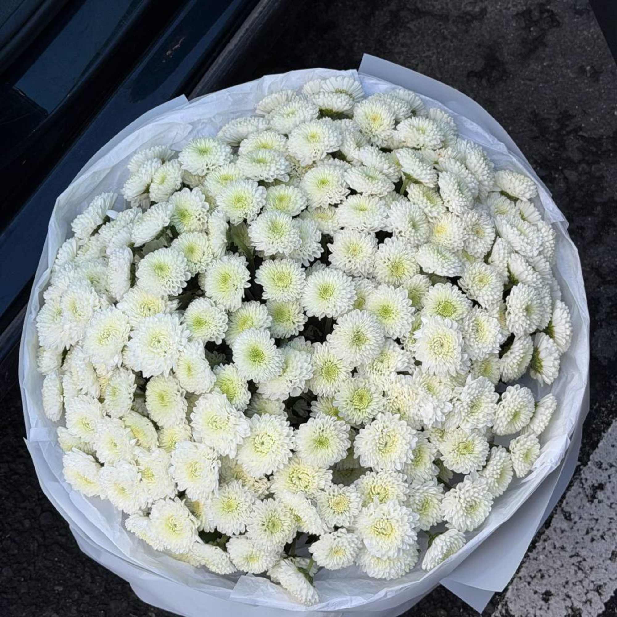 
The Momoko Silence bouquet is a reflection of purity, softness, and quiet