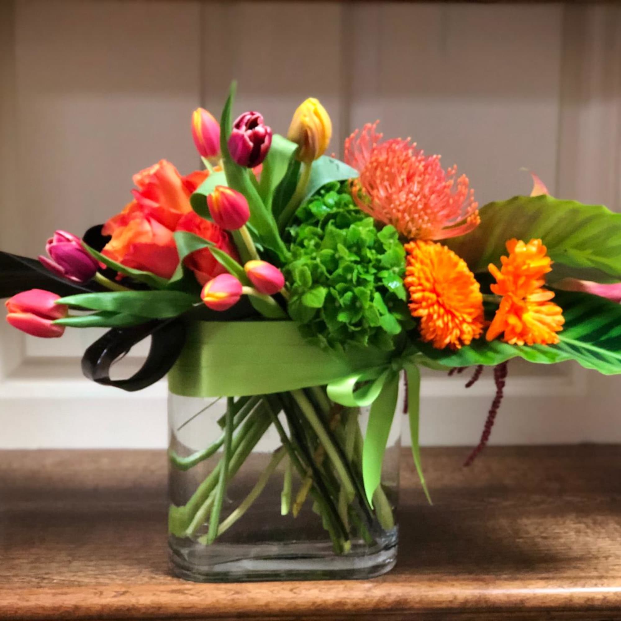 Recipe: Mango colored Calla Lilies, Green Hydrangeas, Orange Roses, Pink Tulips, Fuji