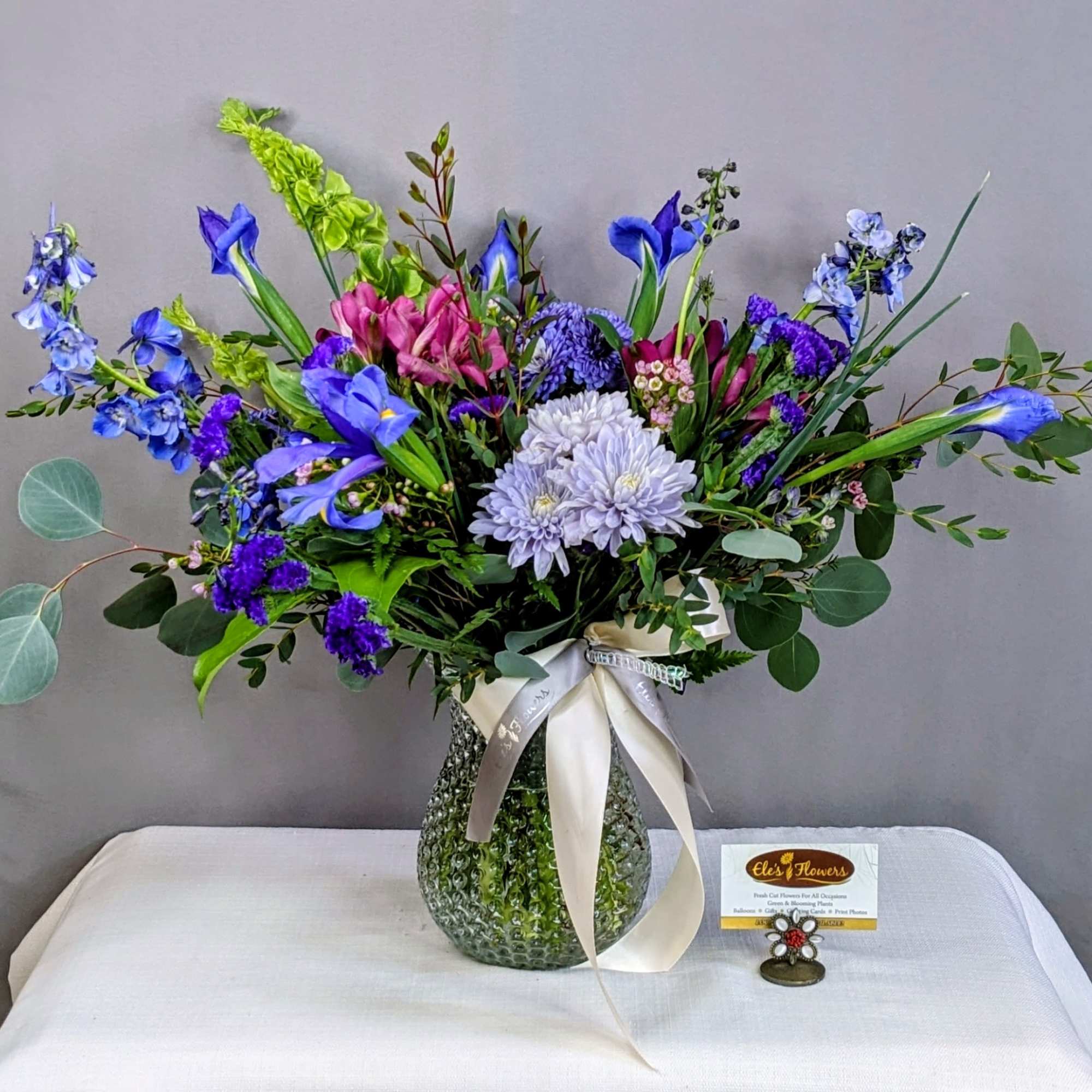 This arrangement is a breath of fresh air, designed wide and wild