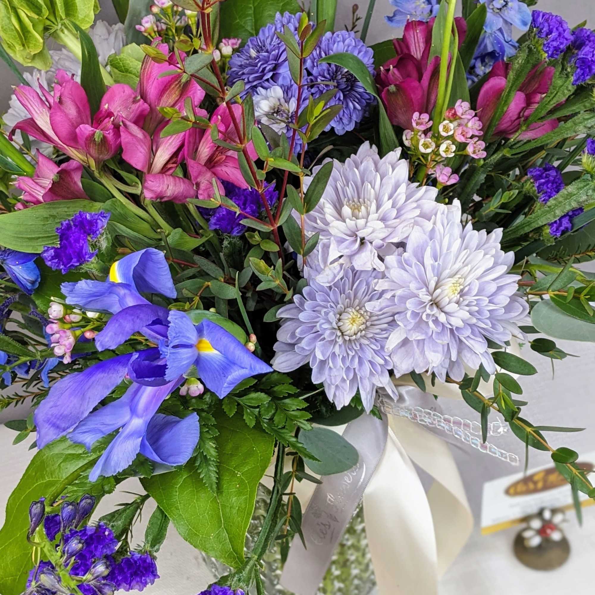 This arrangement is a breath of fresh air, designed wide and wild