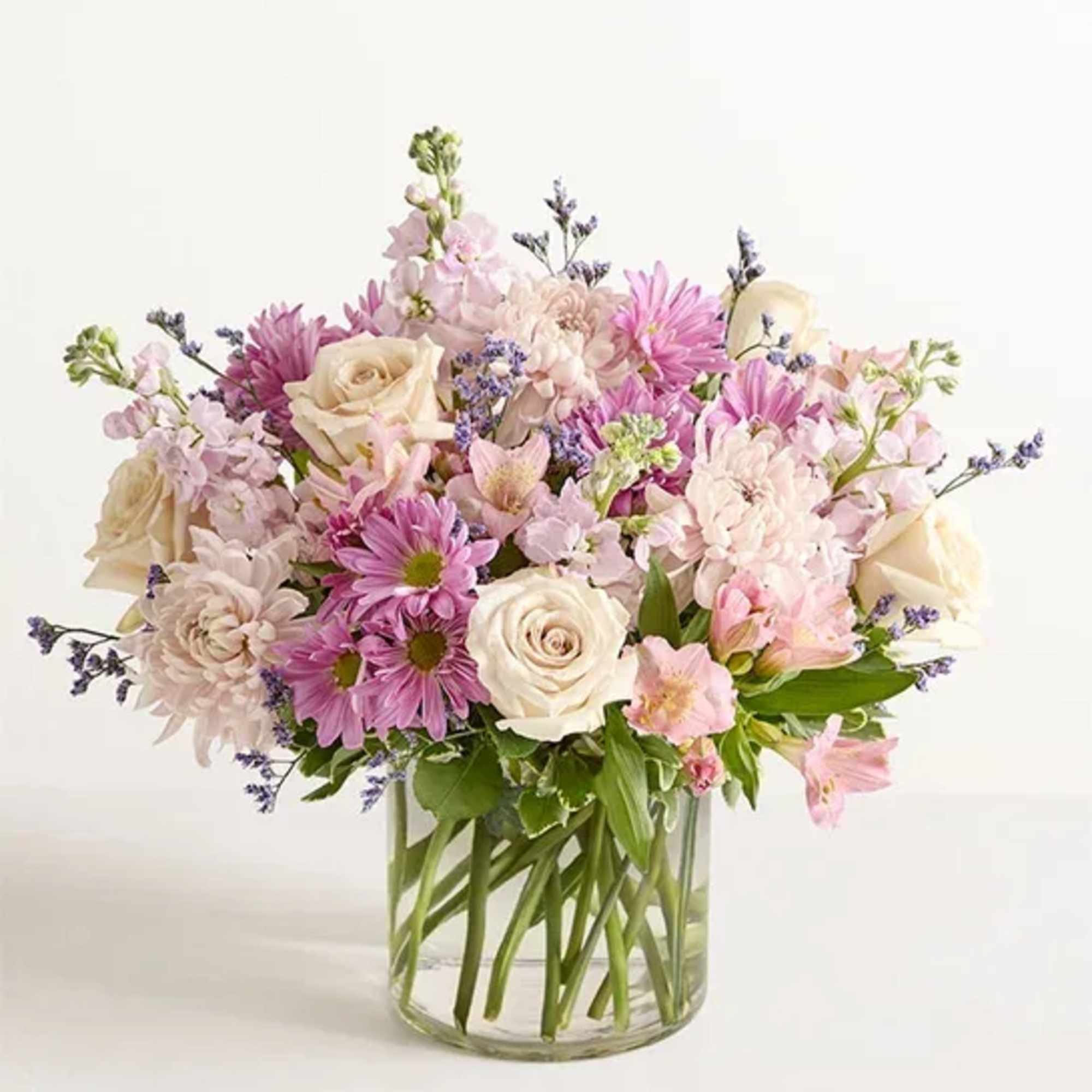 Mauve hues are having a moment, making this mixed bouquet a chic