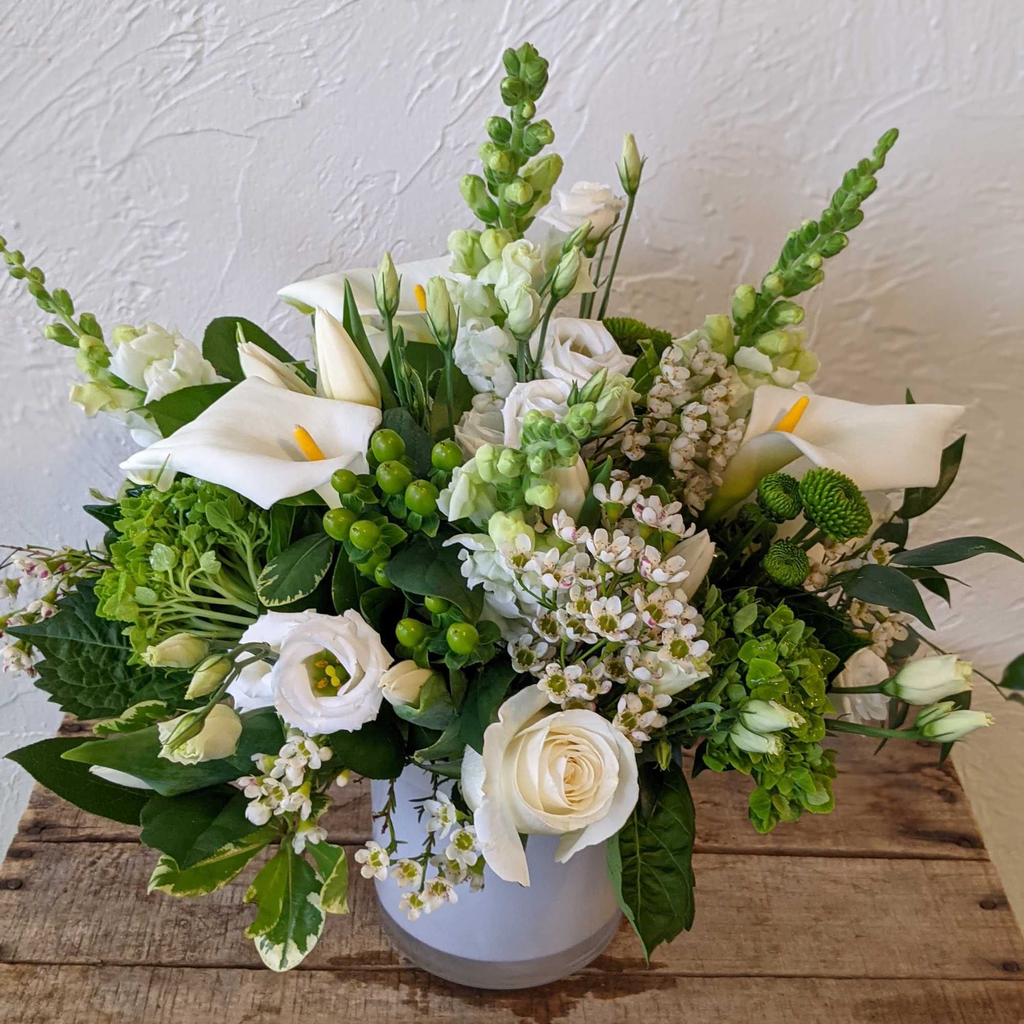 Pick the color and leave the flowers up to us with our