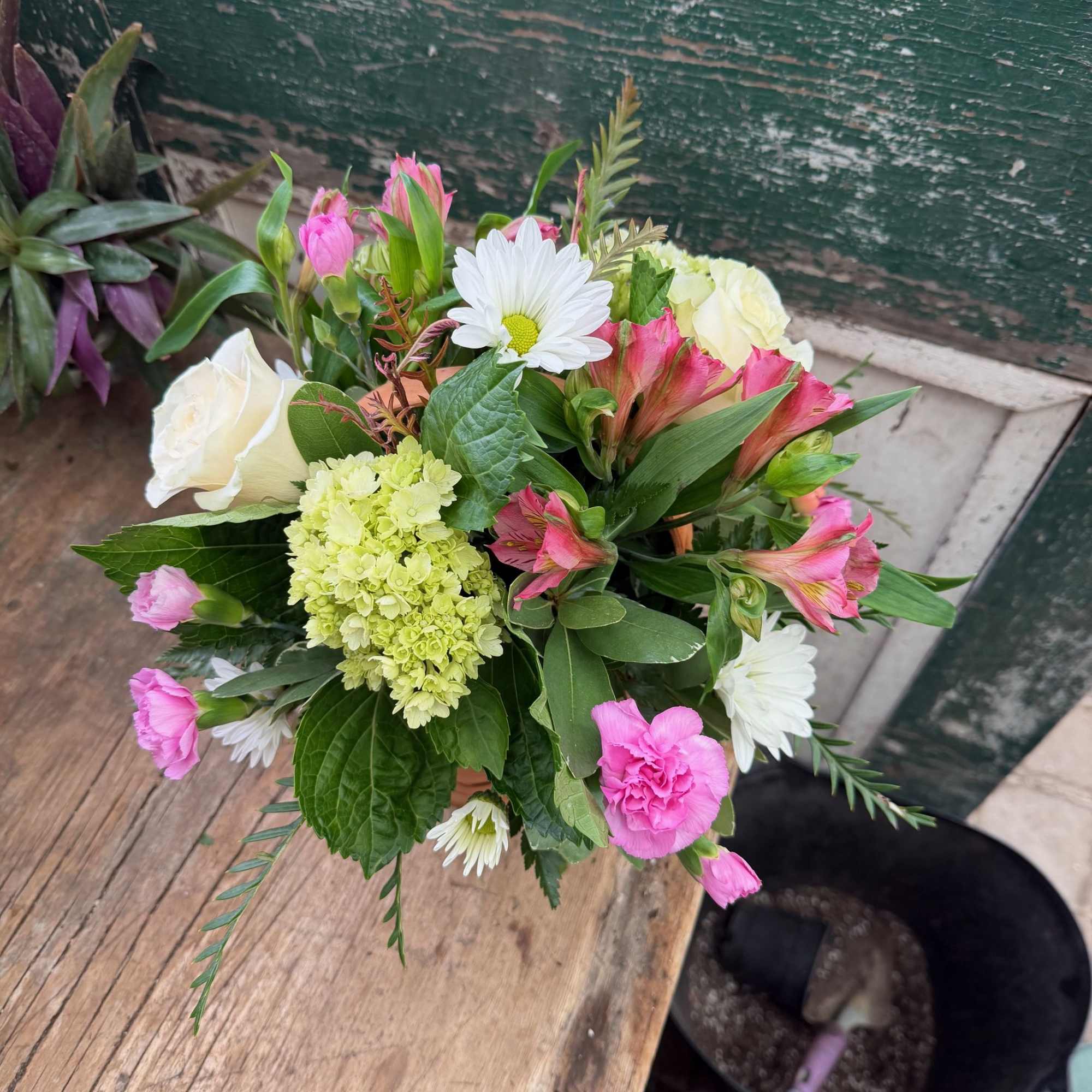 Mixed bouquet with pink and white flowers