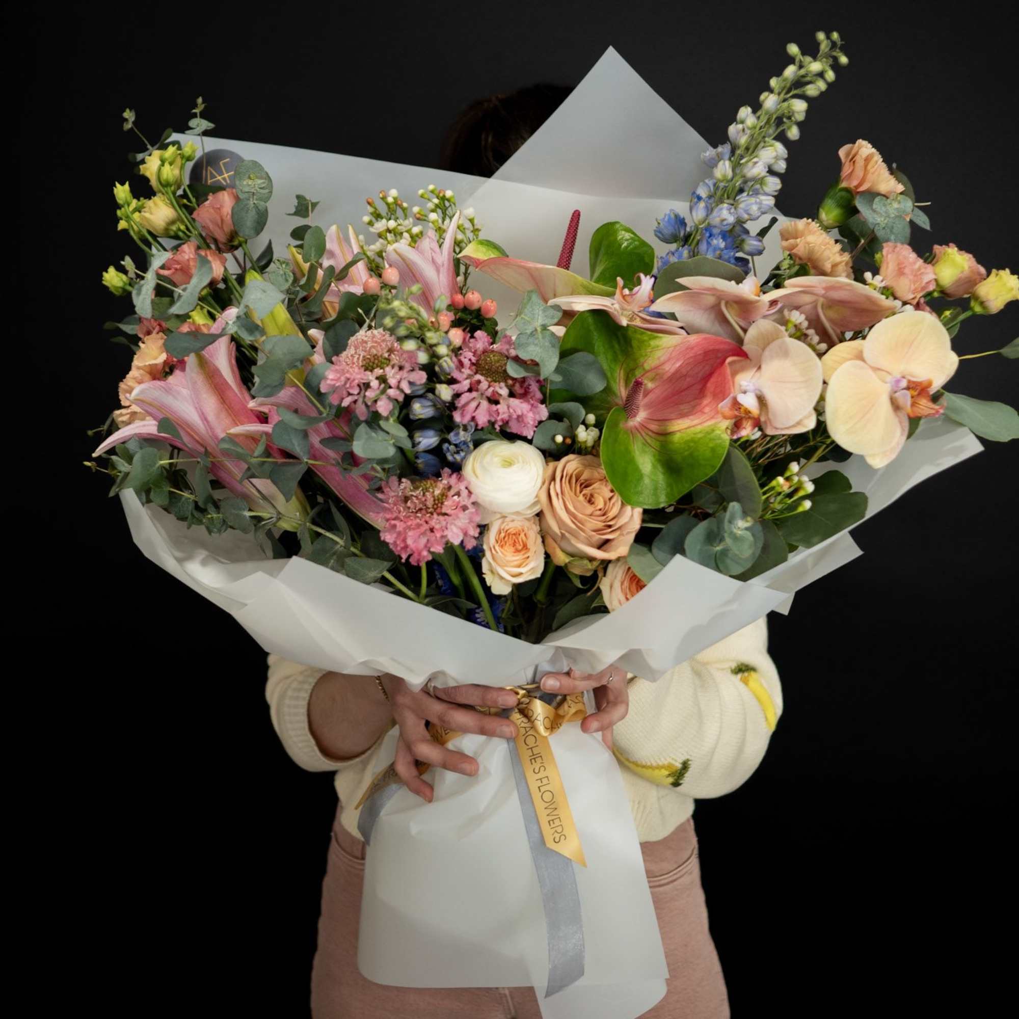 Indulge in the epitome of floral elegance with our Designer&rsquo;s Choice Luxurious