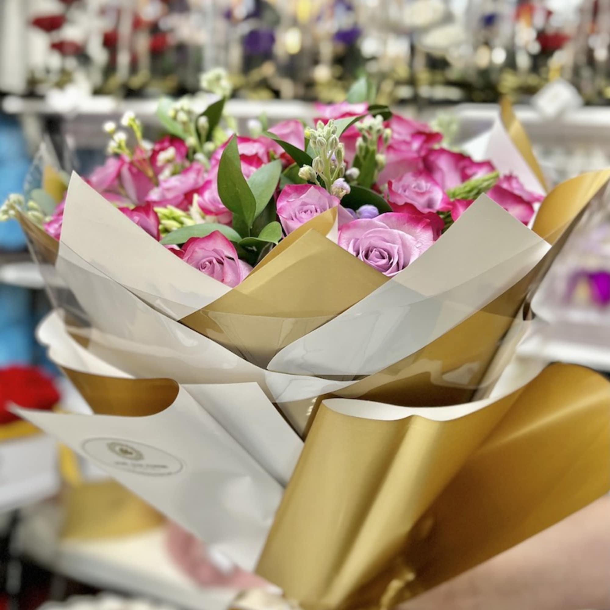 2 Dozen Beauty Handheld Bouquet, Round Style: 2 dozen hand picked roses