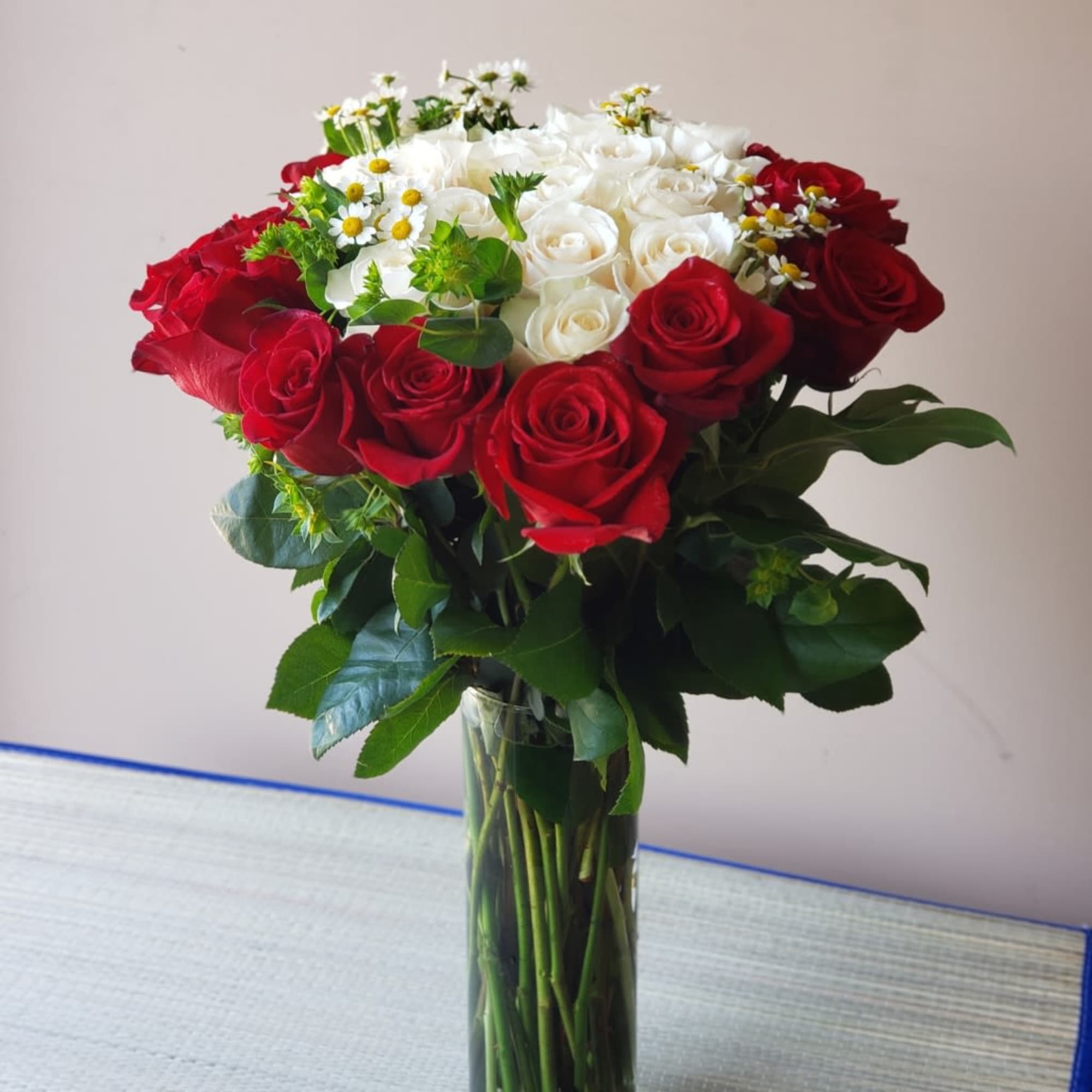 There&rsquo;s something about the perfect mix of white and red blooms that