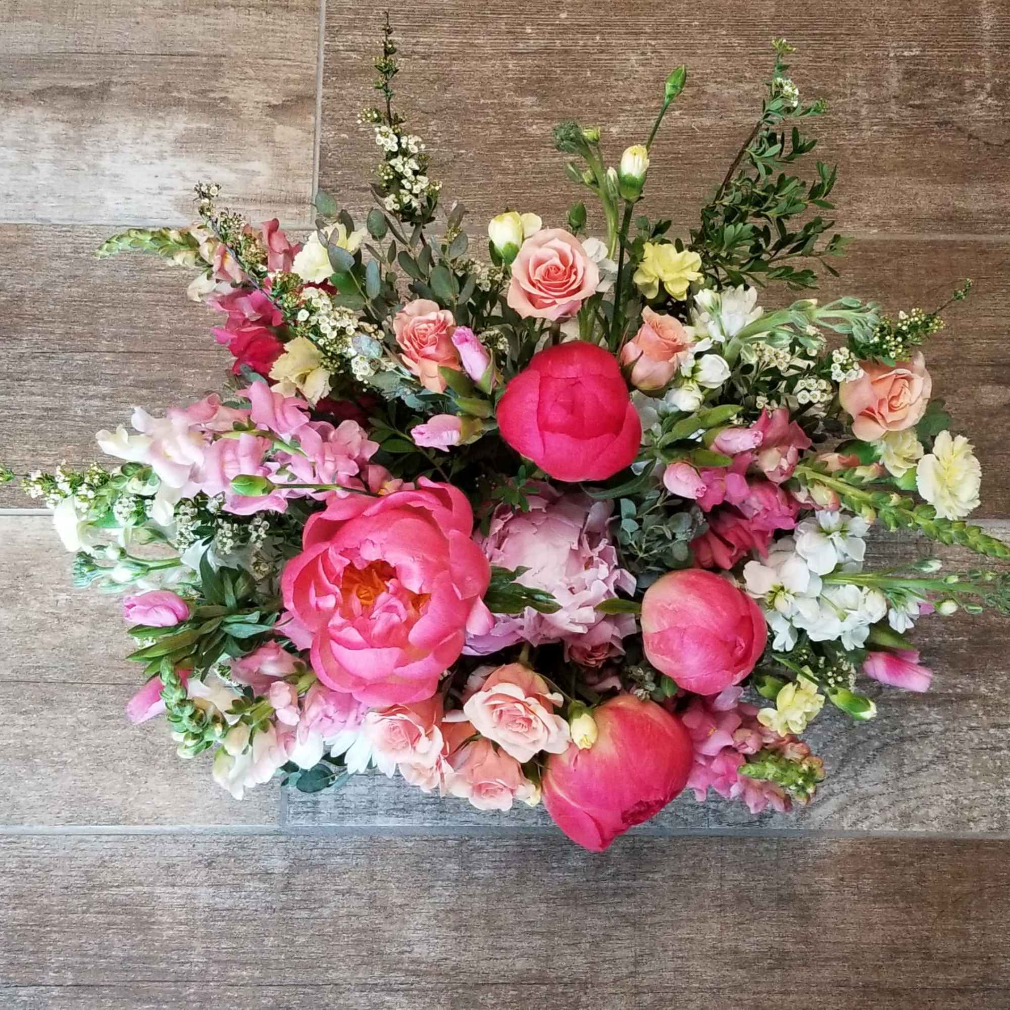 Seasonal Flower Disclaimer
Peonies are a seasonal bloom typically available from May through