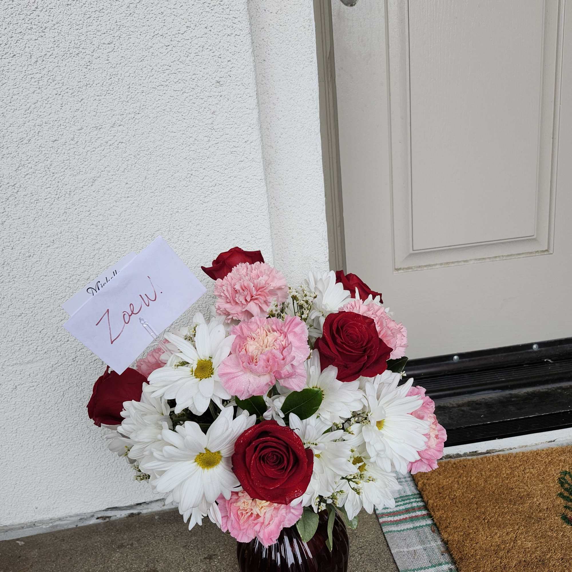 This bouquet is a sweet way to show someone you care. Boldly