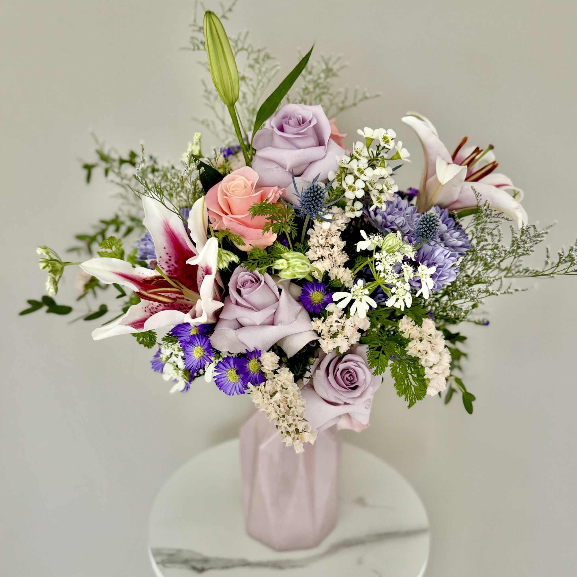 Feel the lovely days of Spring with these beautiful arrangement featuring flowers