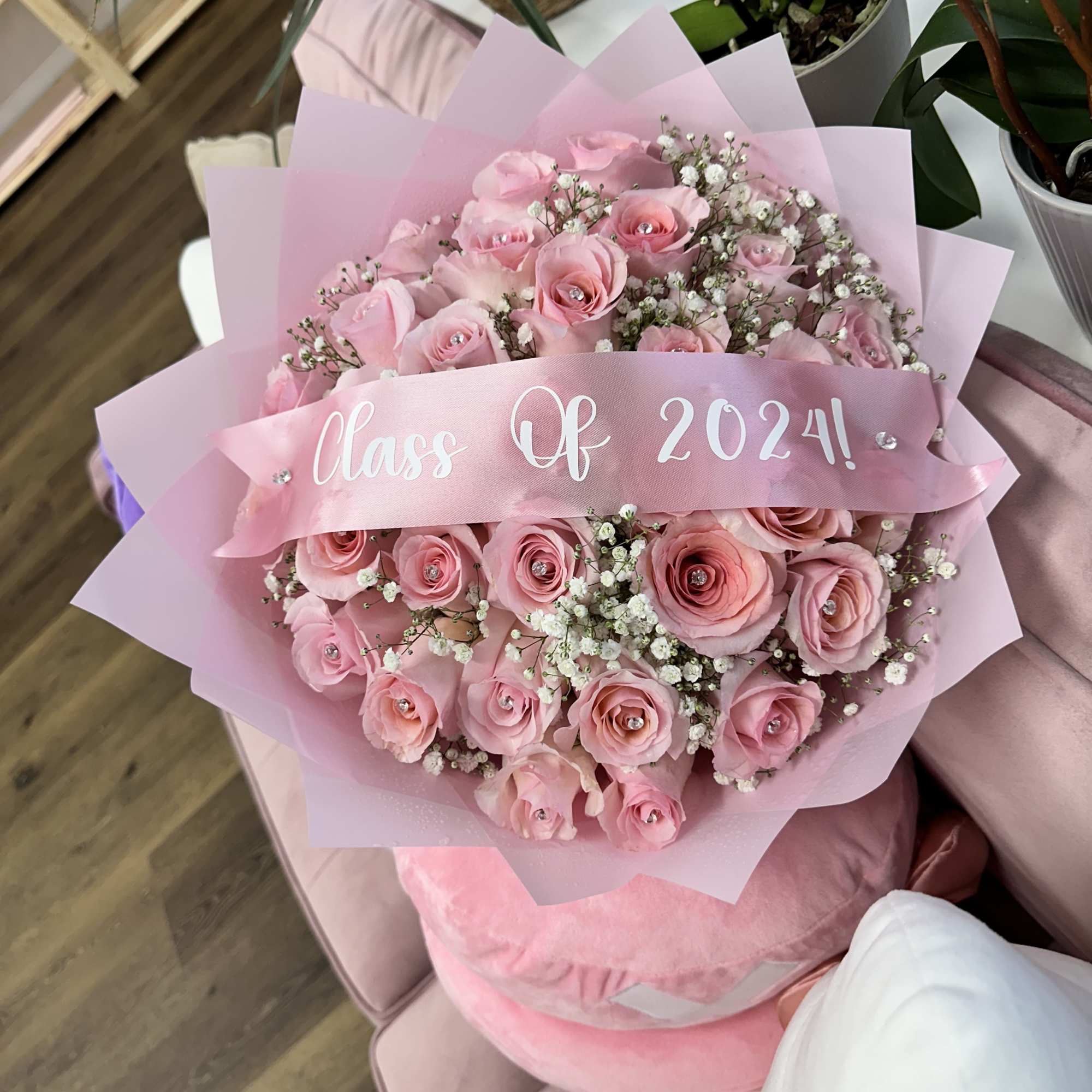 Experience the timeless charm of our Enchanted Rose Delight bouquet. Featuring 25