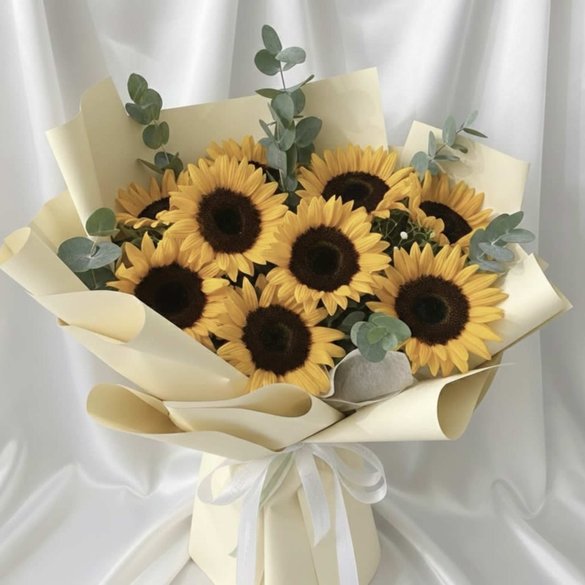 Brighten someone&rsquo;s day with our beautiful Sunflower Bouquet, a fresh and joyful
