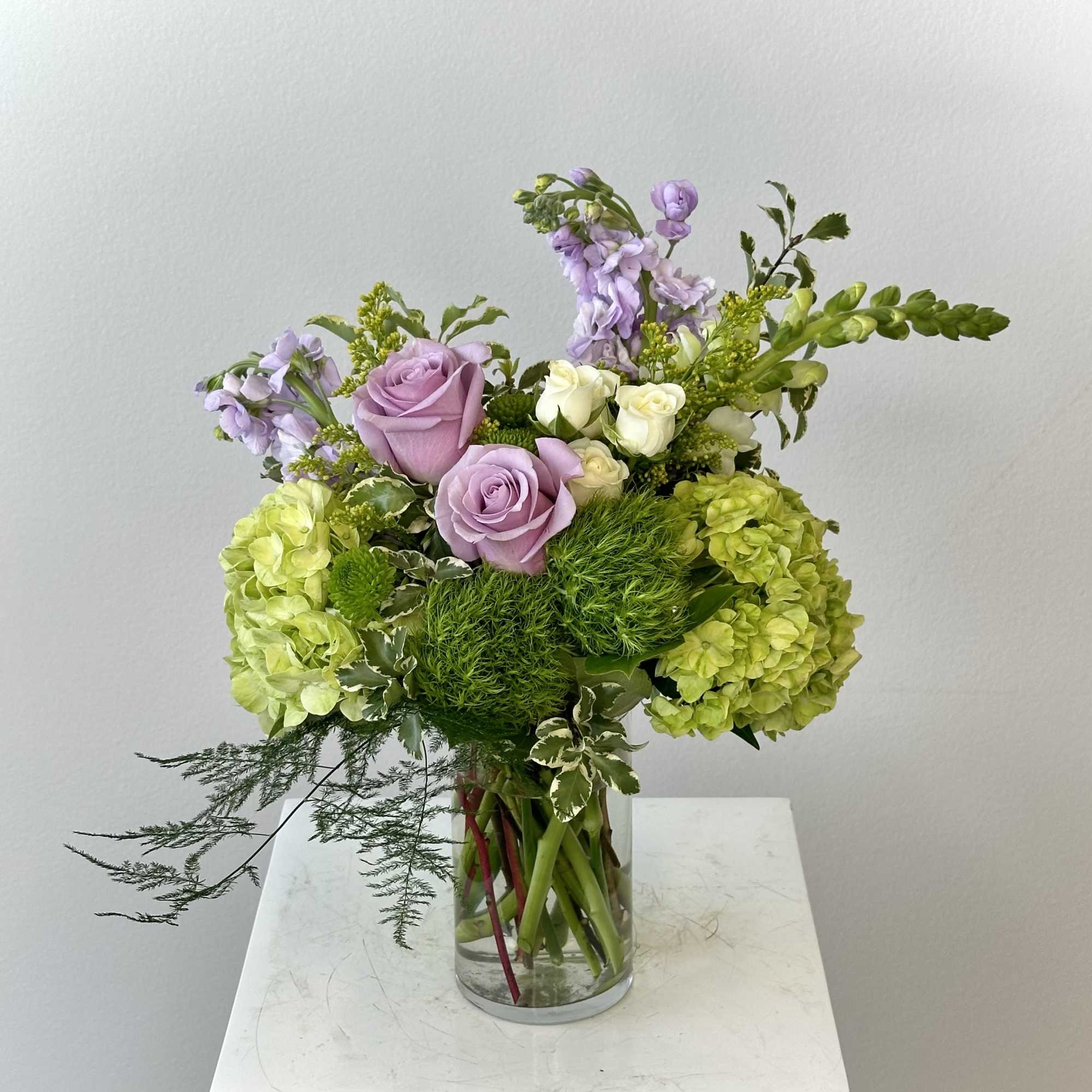 Discover the serene elegance of the Lavender Matcha flower arrangement. This beautiful