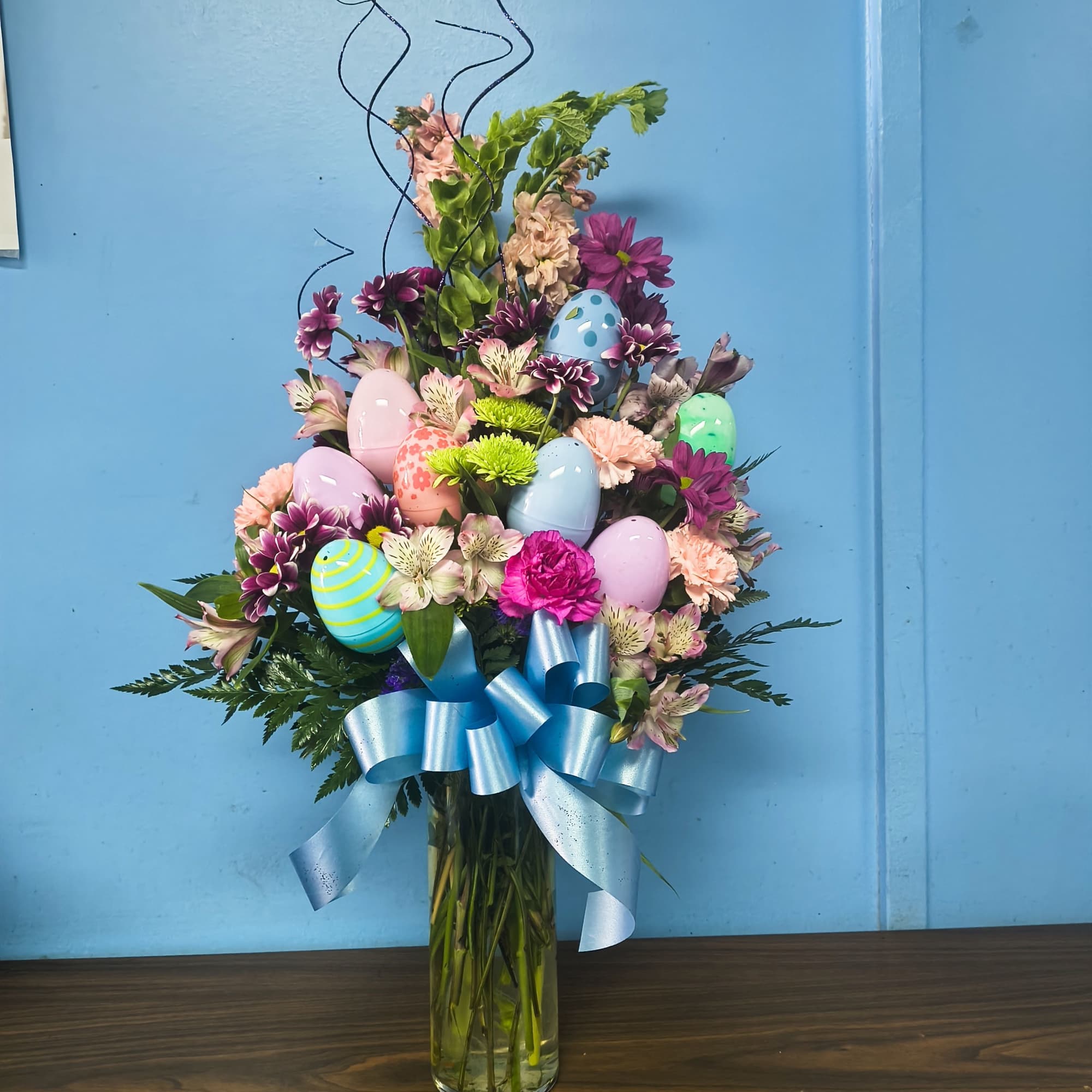 LONDYN'S BLOOM is a festive Easter bouquet full of fresh flowers and