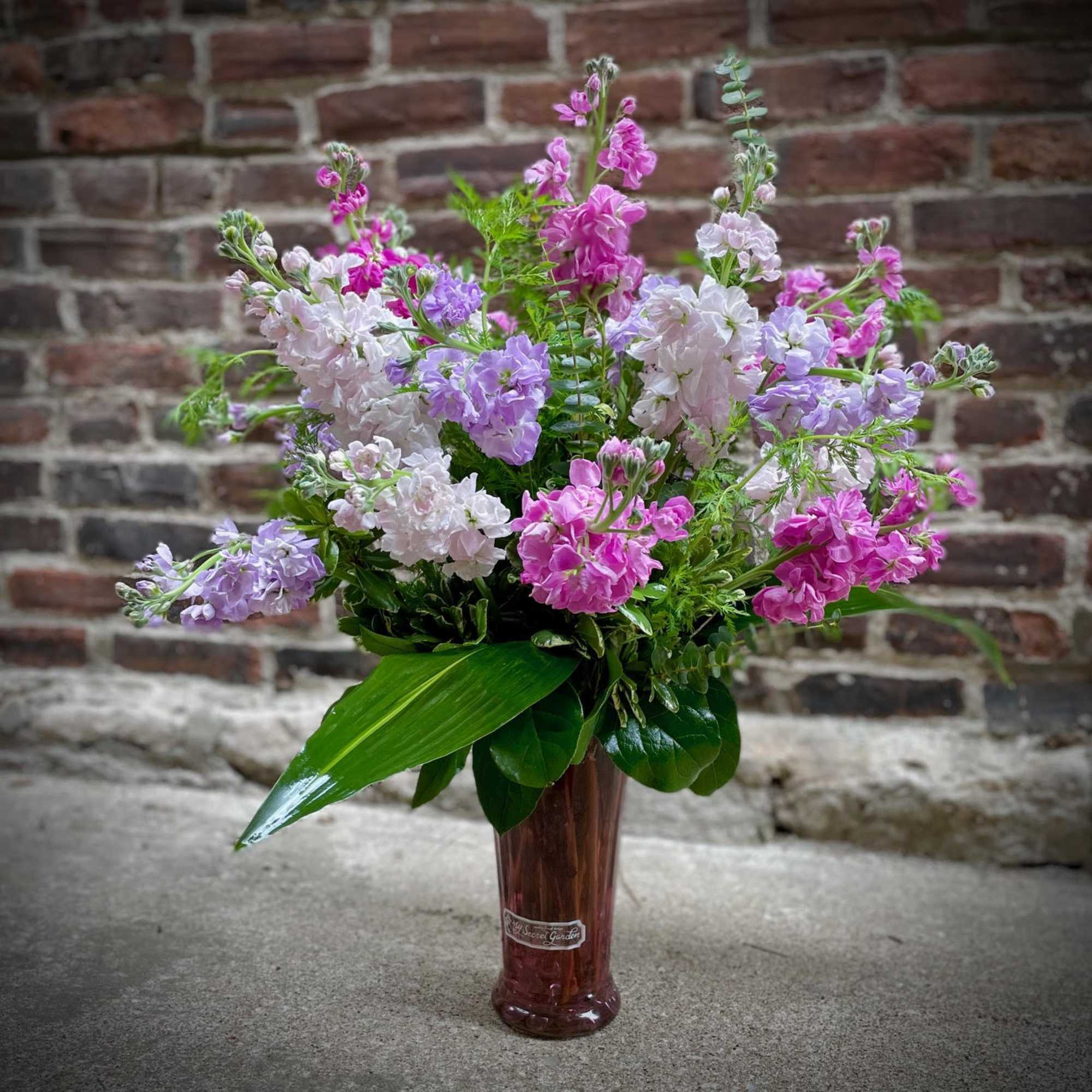 Stunning Stock features the soft fragrance and blooms of 13 Stock stems