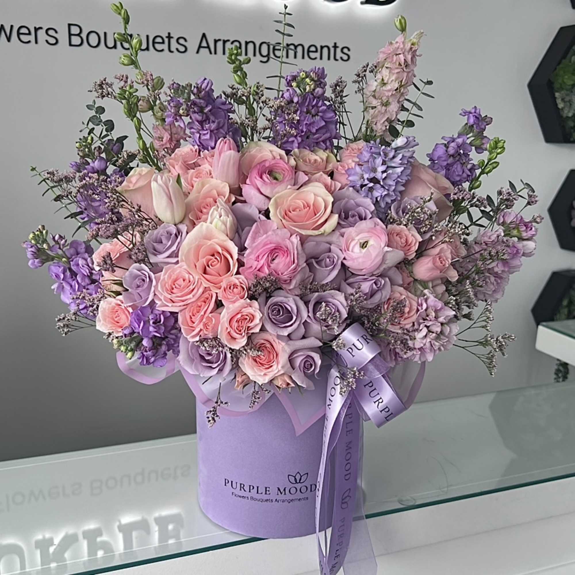 Standard container size - D6.75'x H7.5'

Deluxe container size - D8.25'x H9.5'

Premium container