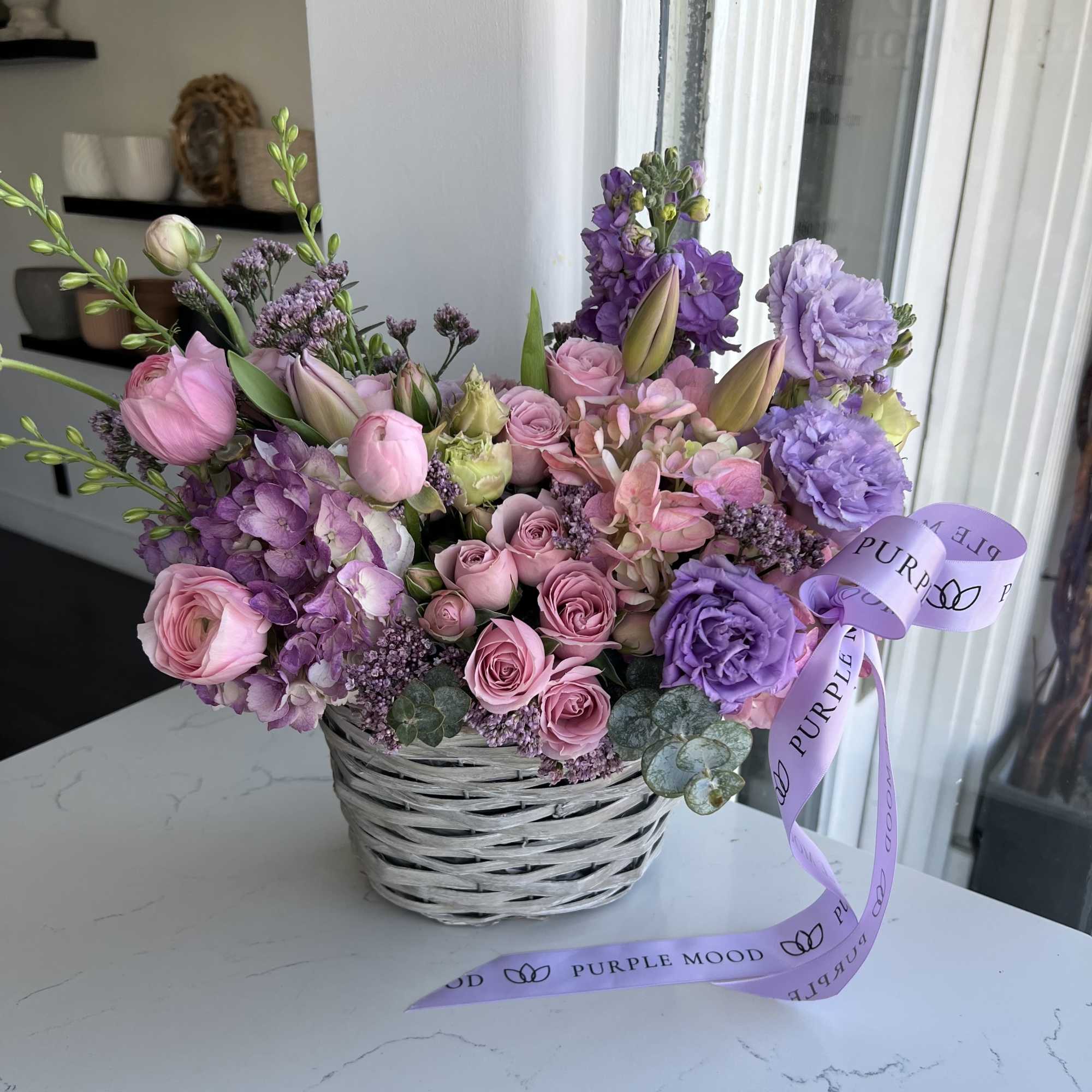 Sweet and elegant, the Mini Basket brings together shades of pink and