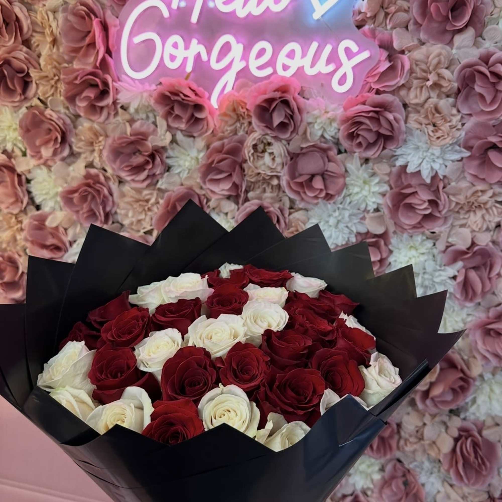 STANDARD: 25 Roses
DELUXE: 36 Roses
PREMIUM: 50 Roses 

Let us know if you