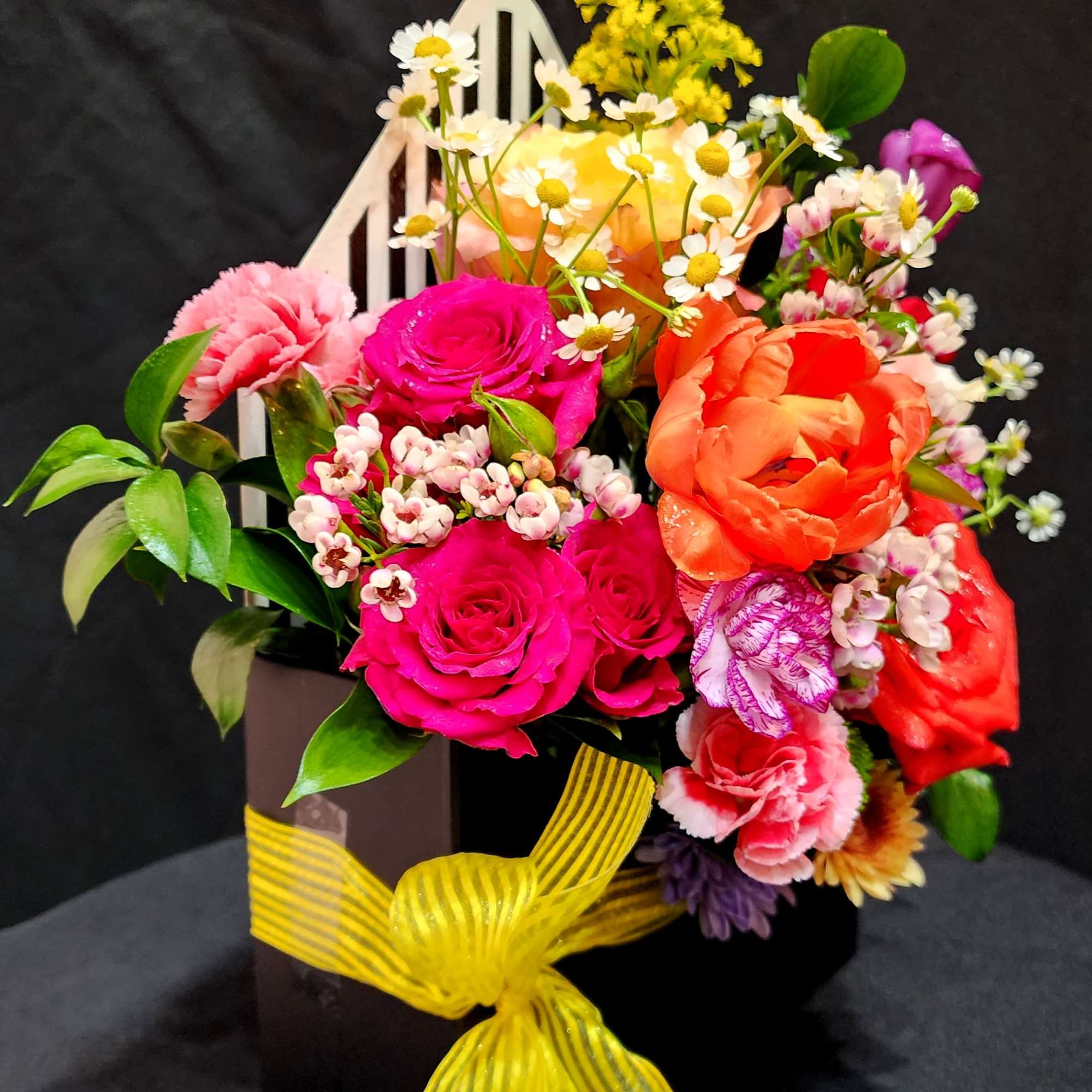 You've got mail! Send a flower card to your loved one to