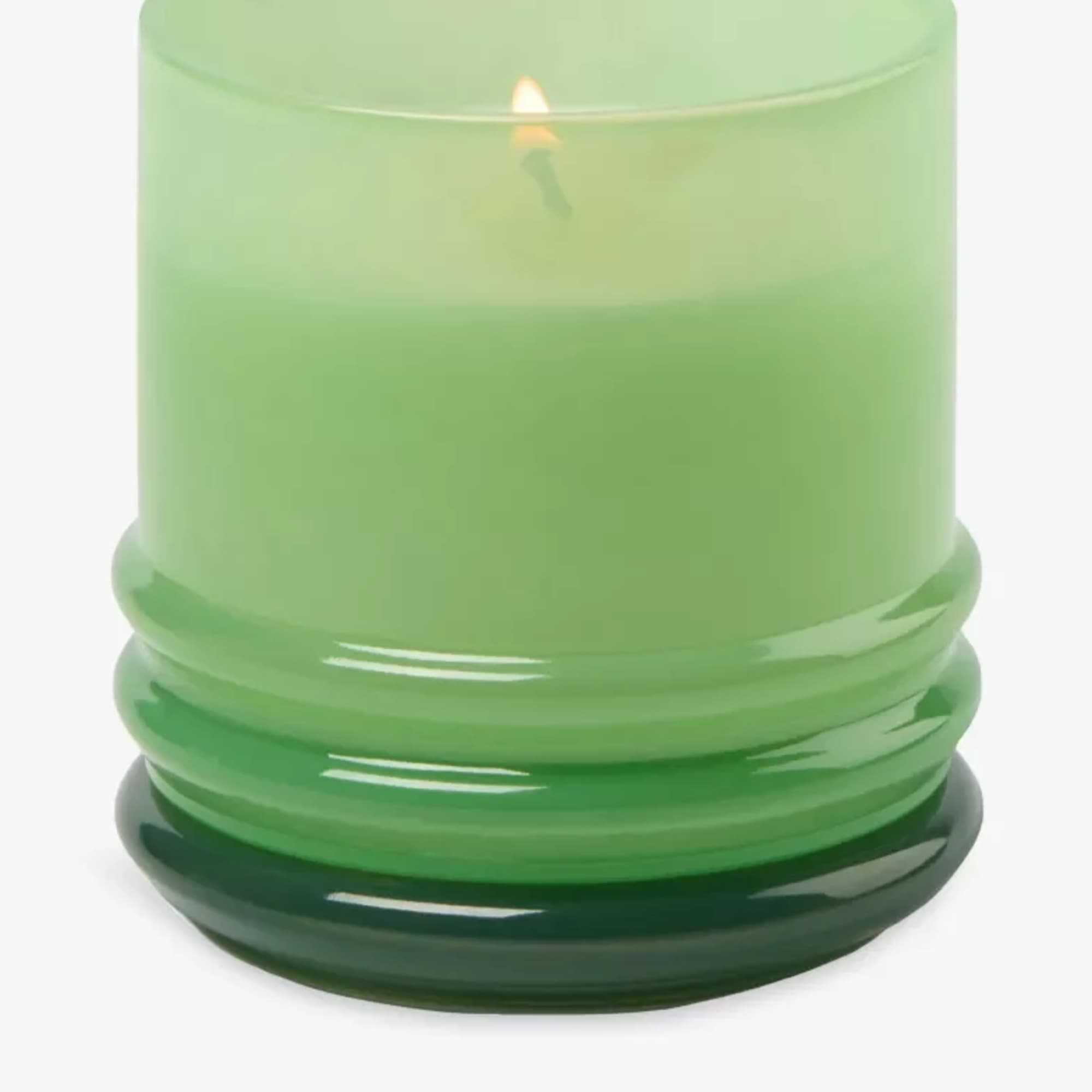 A lovely Spring and Summer scented candle.
Top Notes: Ozone, Eucalyptus, Mint, Green.