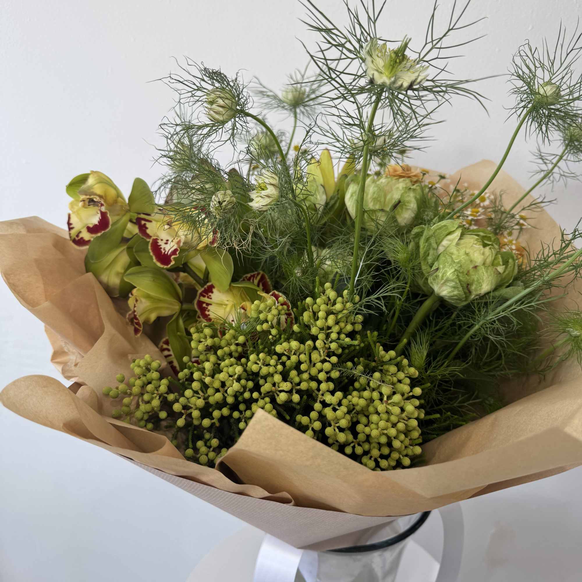Bright, garden-fresh design: a hand-tied flower arrangement perfect as a cheerful birthday
