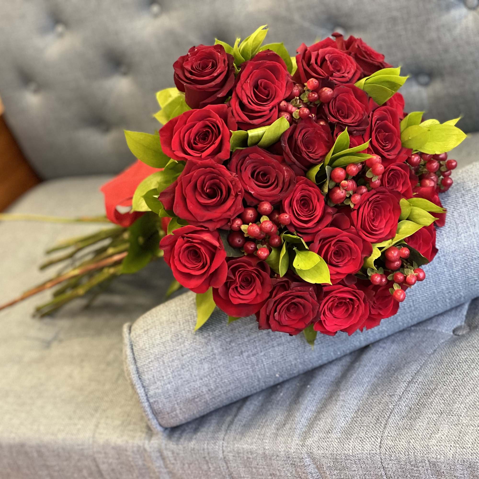 60CM red roses, red hypericum and green fillers