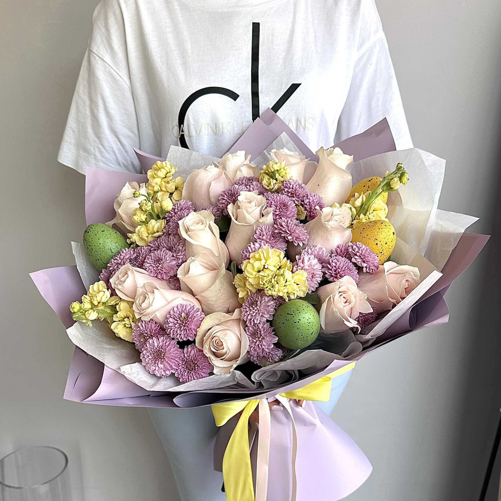 Yellow, pink, lavender with Easter decor. 
DELUXE size is shown In the