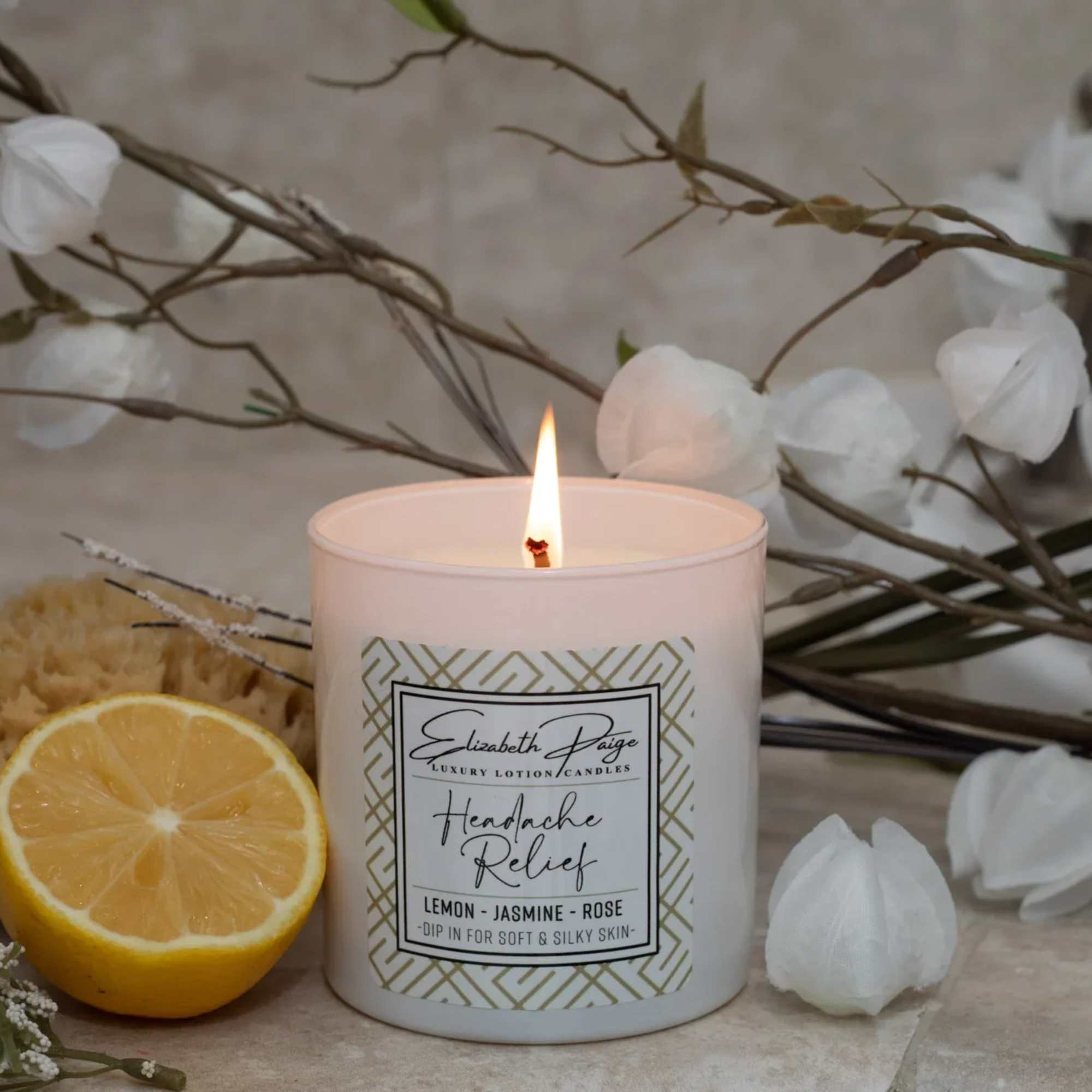 Lemon &ndash; Jasmine &ndash; Rose

Bright, lightly sweet notes of citrus and rose