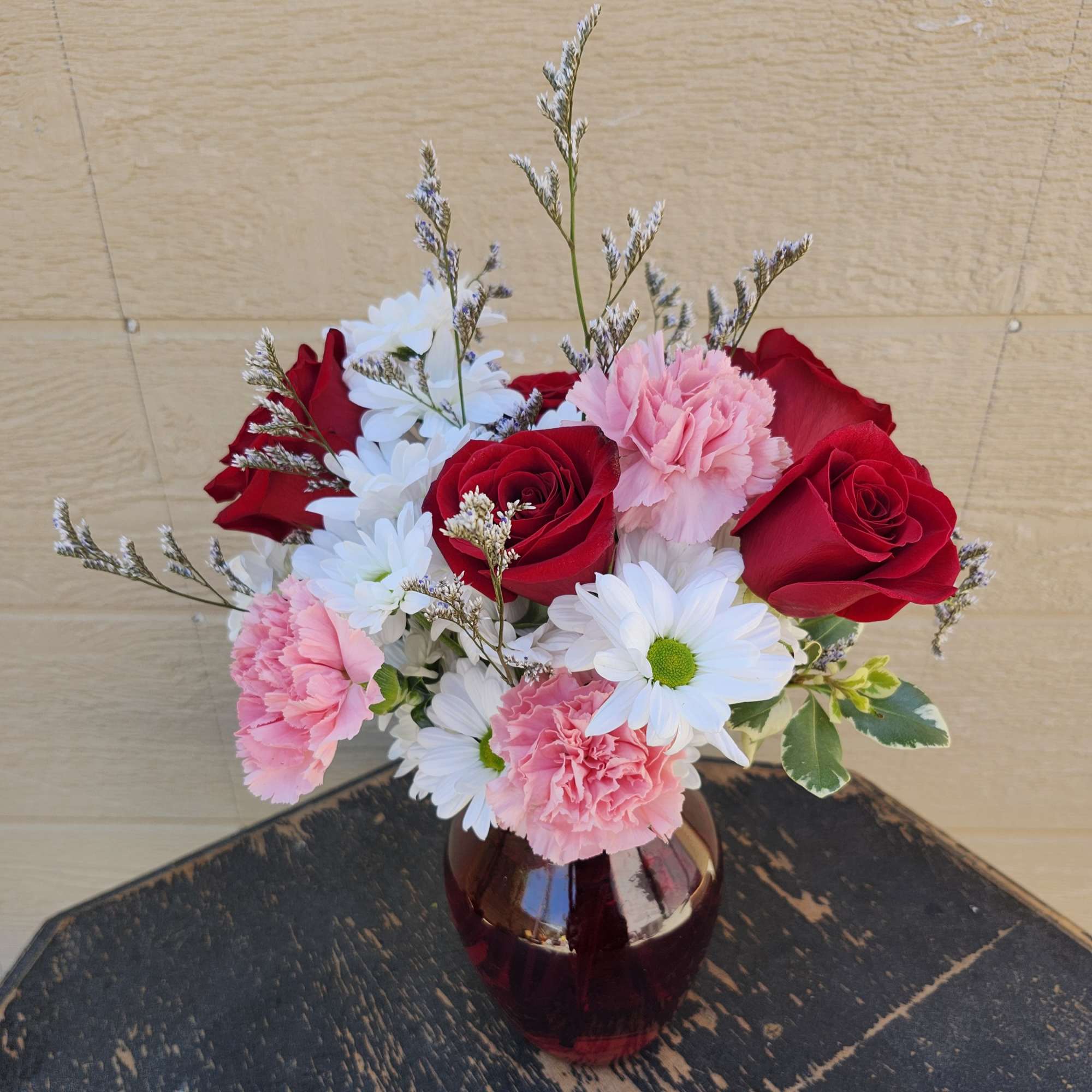 This bouquet is a sweet way to show someone you care. Boldly