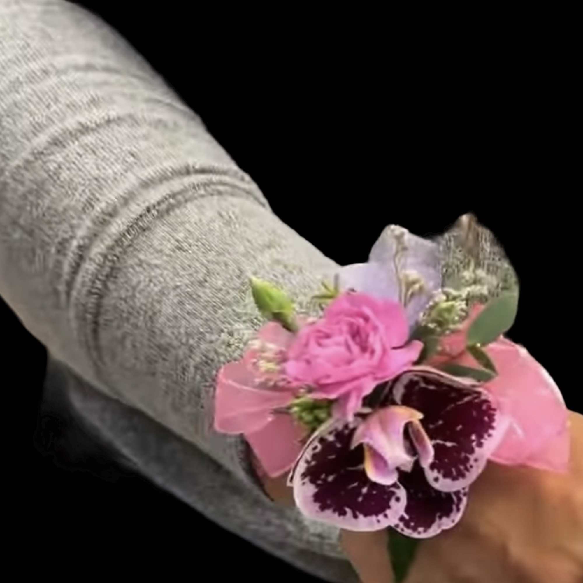 Please mention dress colors in the special instruction box that way we