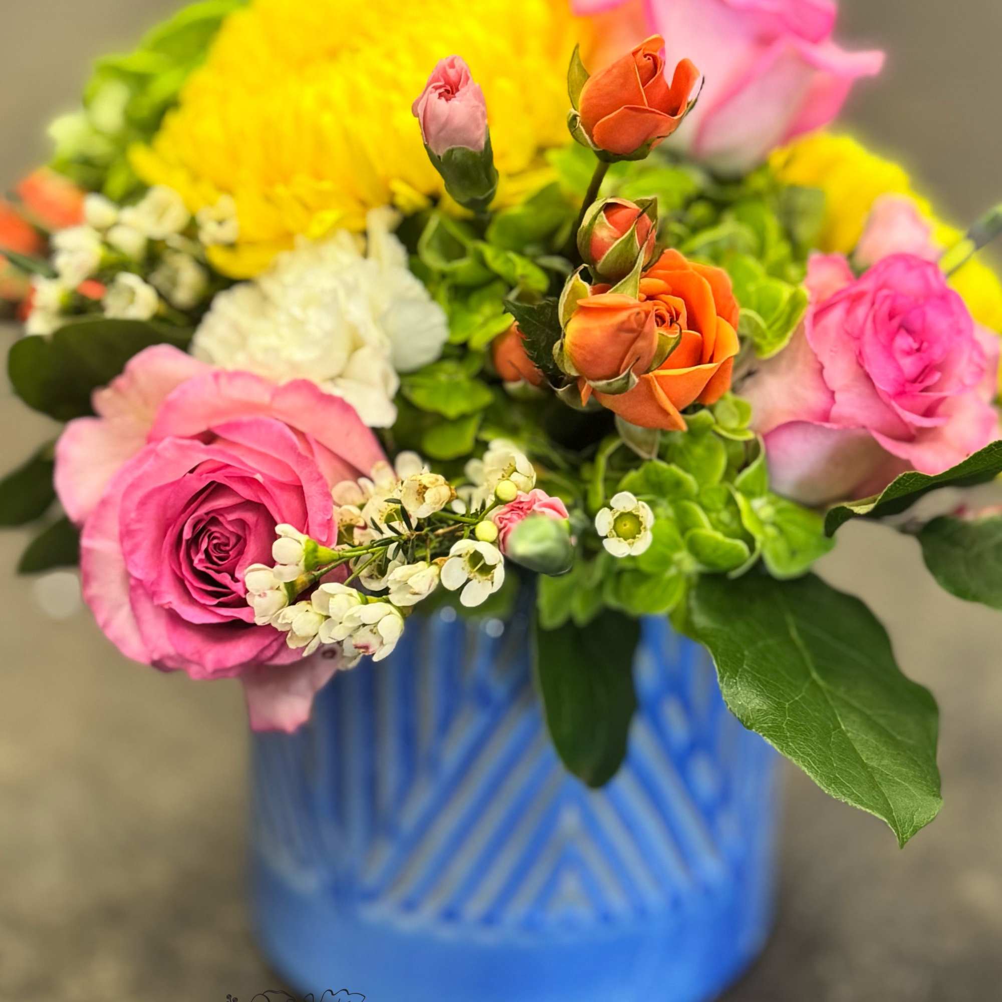 Bright, cheerful, and full of life, Sunlit Love is designed to celebrate