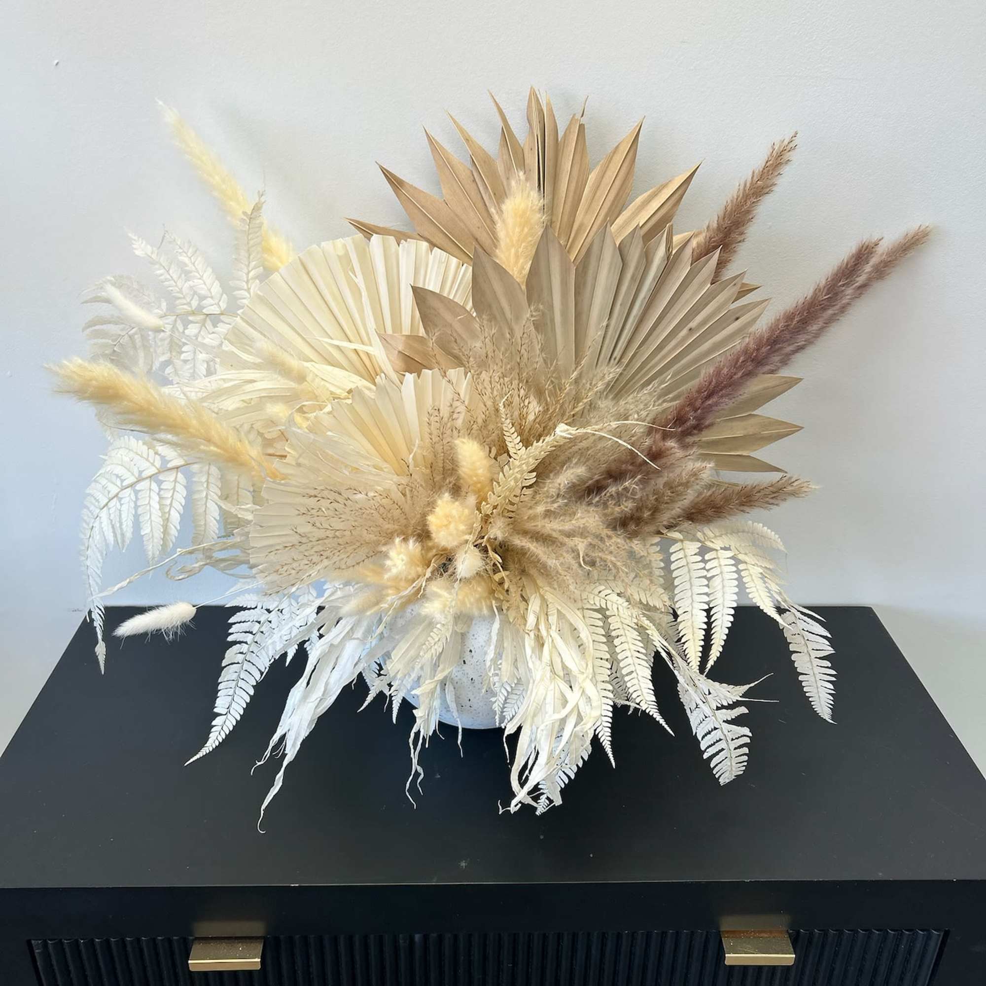 Elevate your space with our Desert Dream, a handcrafted neutral dried flower
