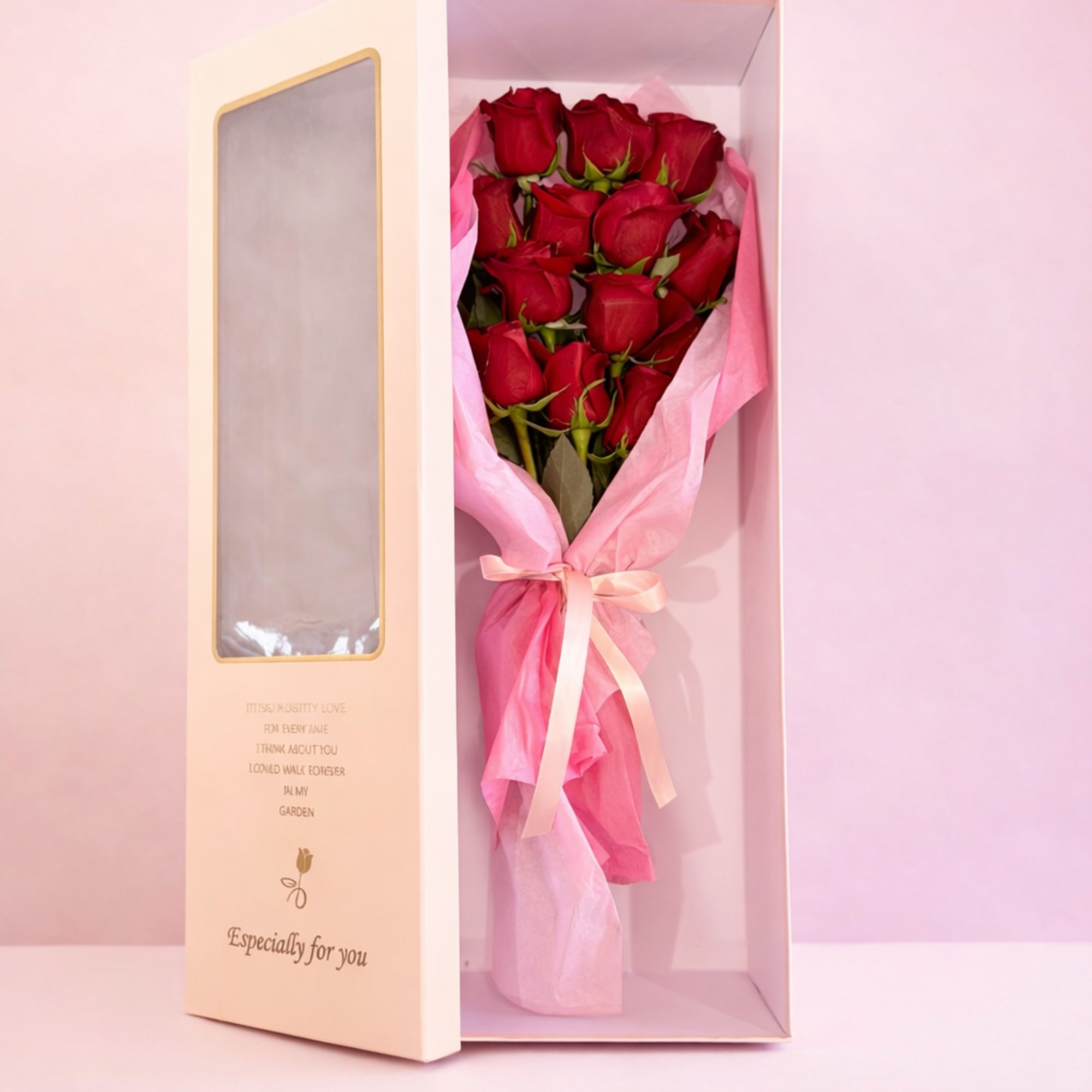 English:
Premium roses presented in an elegant box with a removable lid. Available
