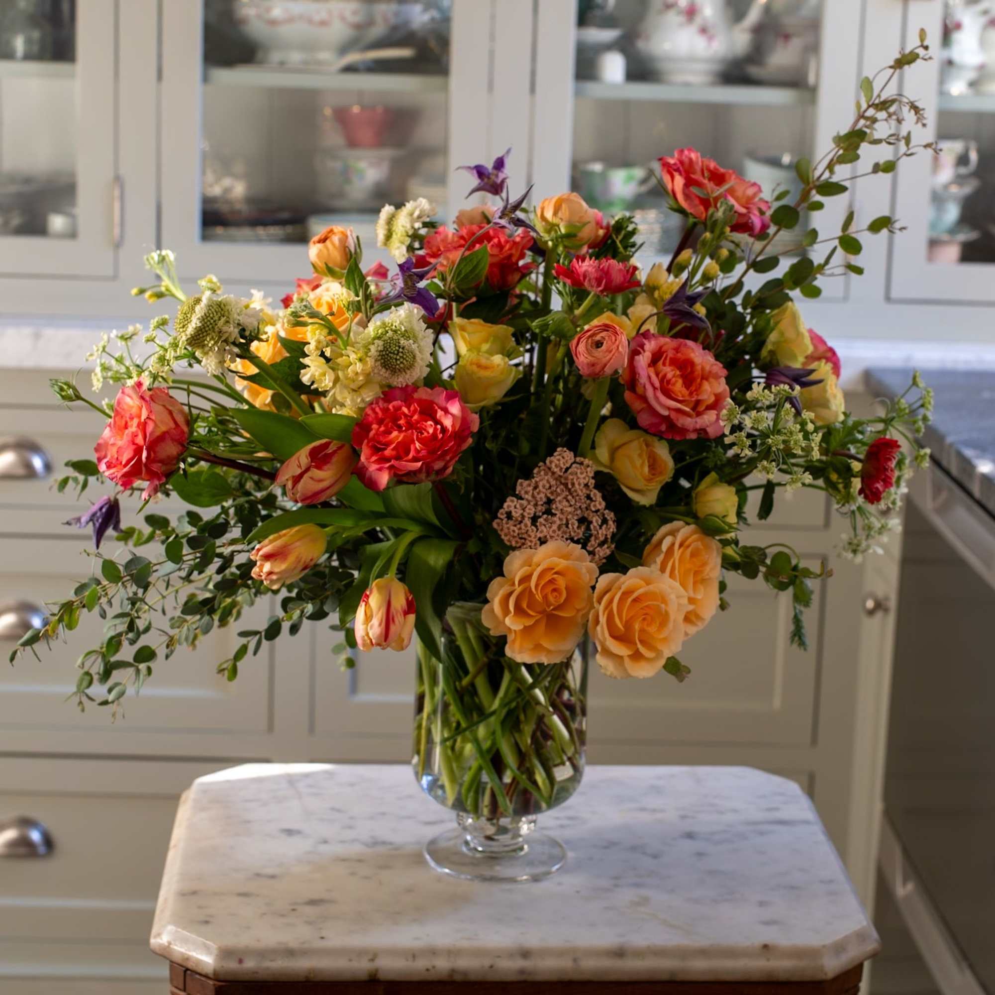 Beautiful and vibrant design, cut with taller stems.  Perfect for a