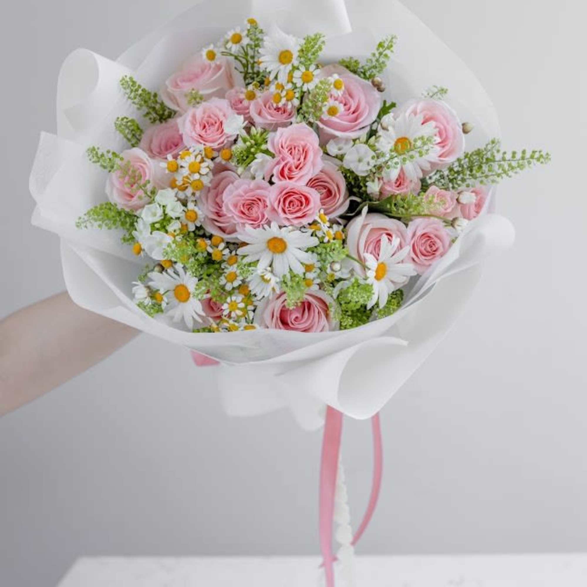 A flirty twist on the standard rose bouquet.

*Vase not included
