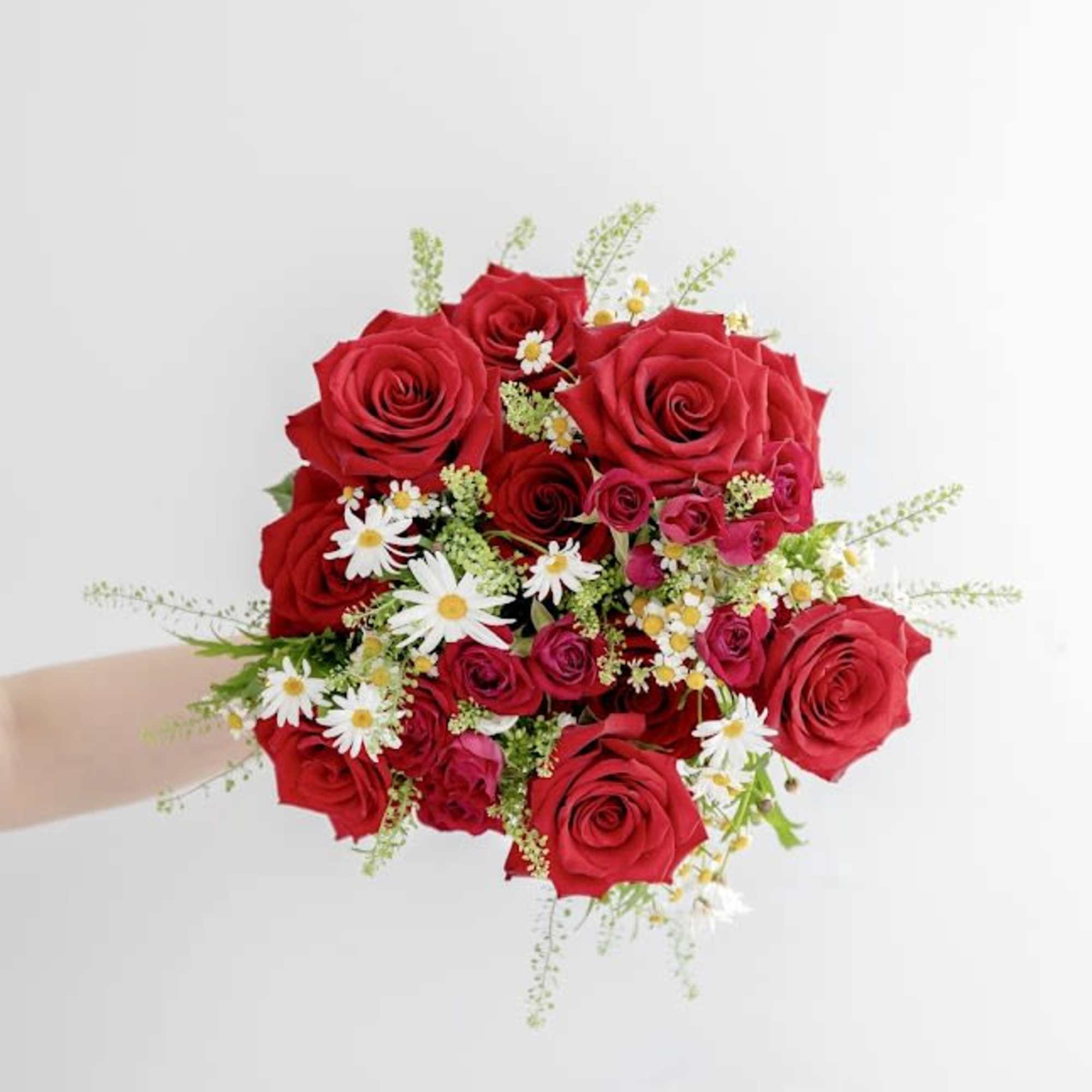 A flirty twist on the standard rose bouquet.

*Vase not included