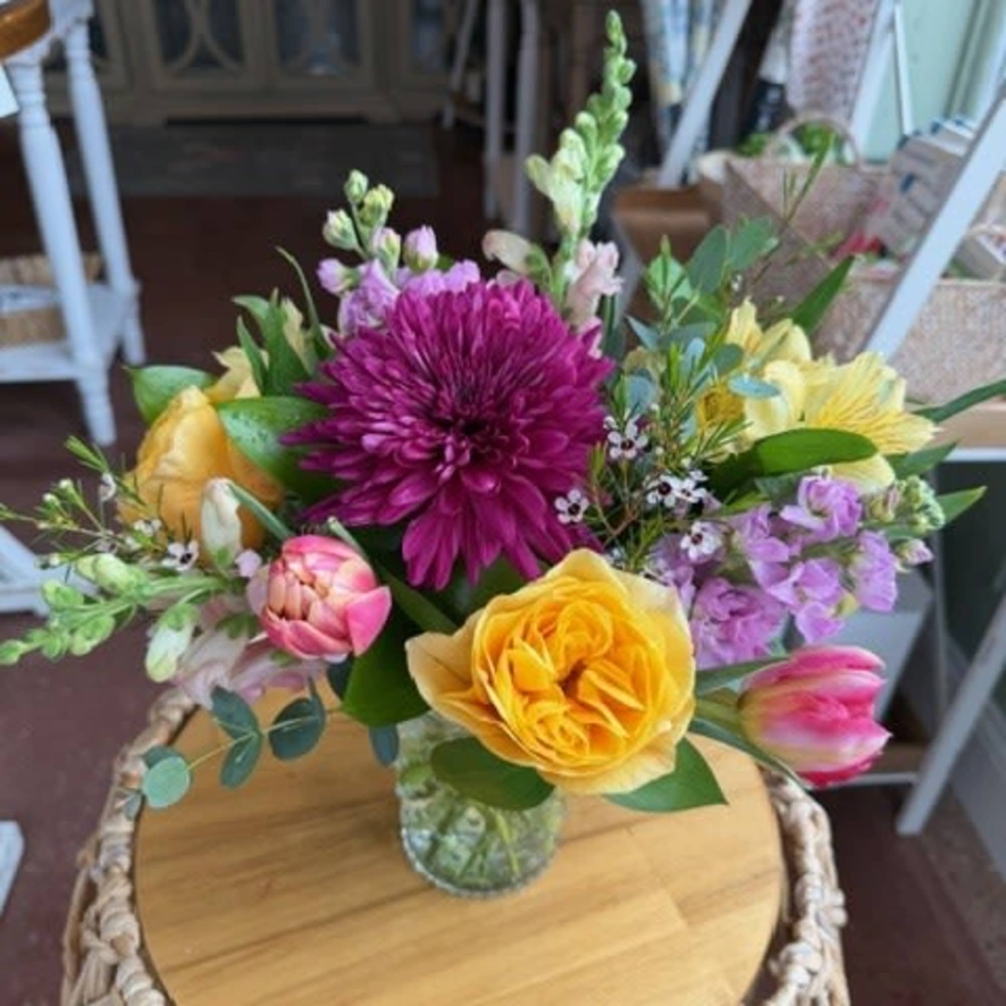 Mixture of colorful, seasonally appropriate flowers 