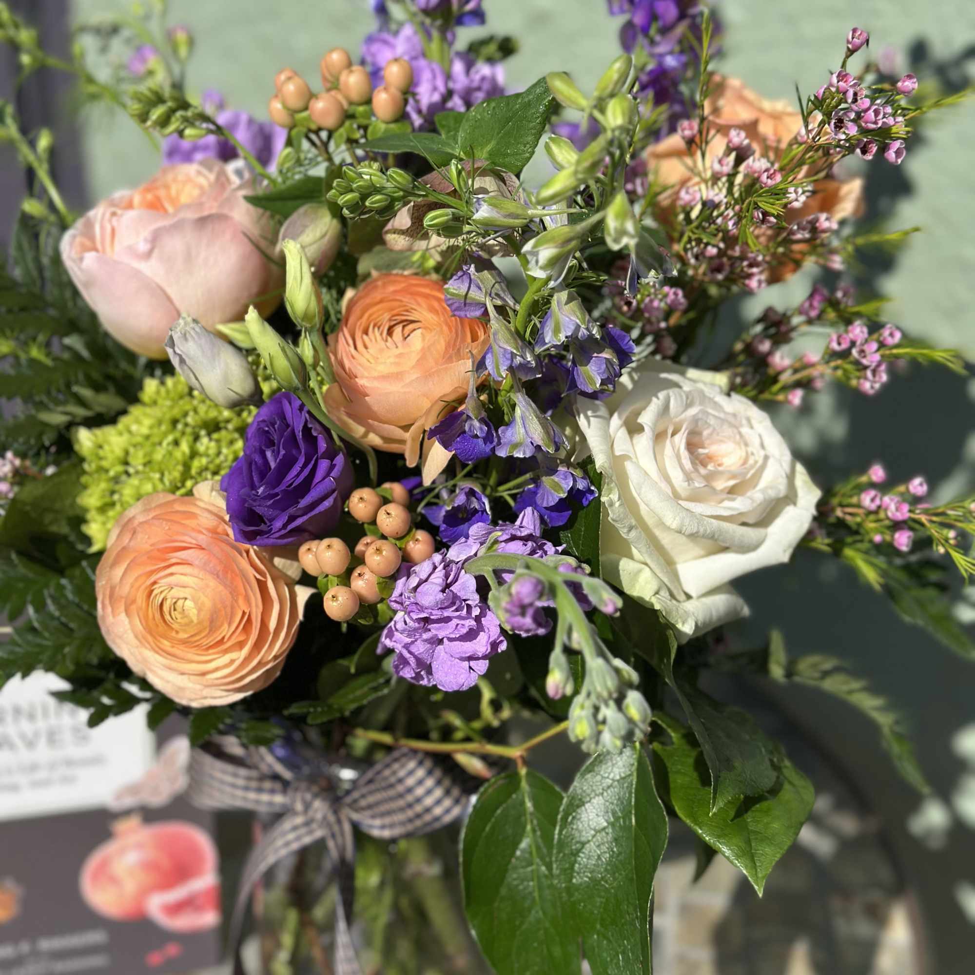 Introducing "Morning Leaves," a special book-and-flowers gift created in collaboration with fellow