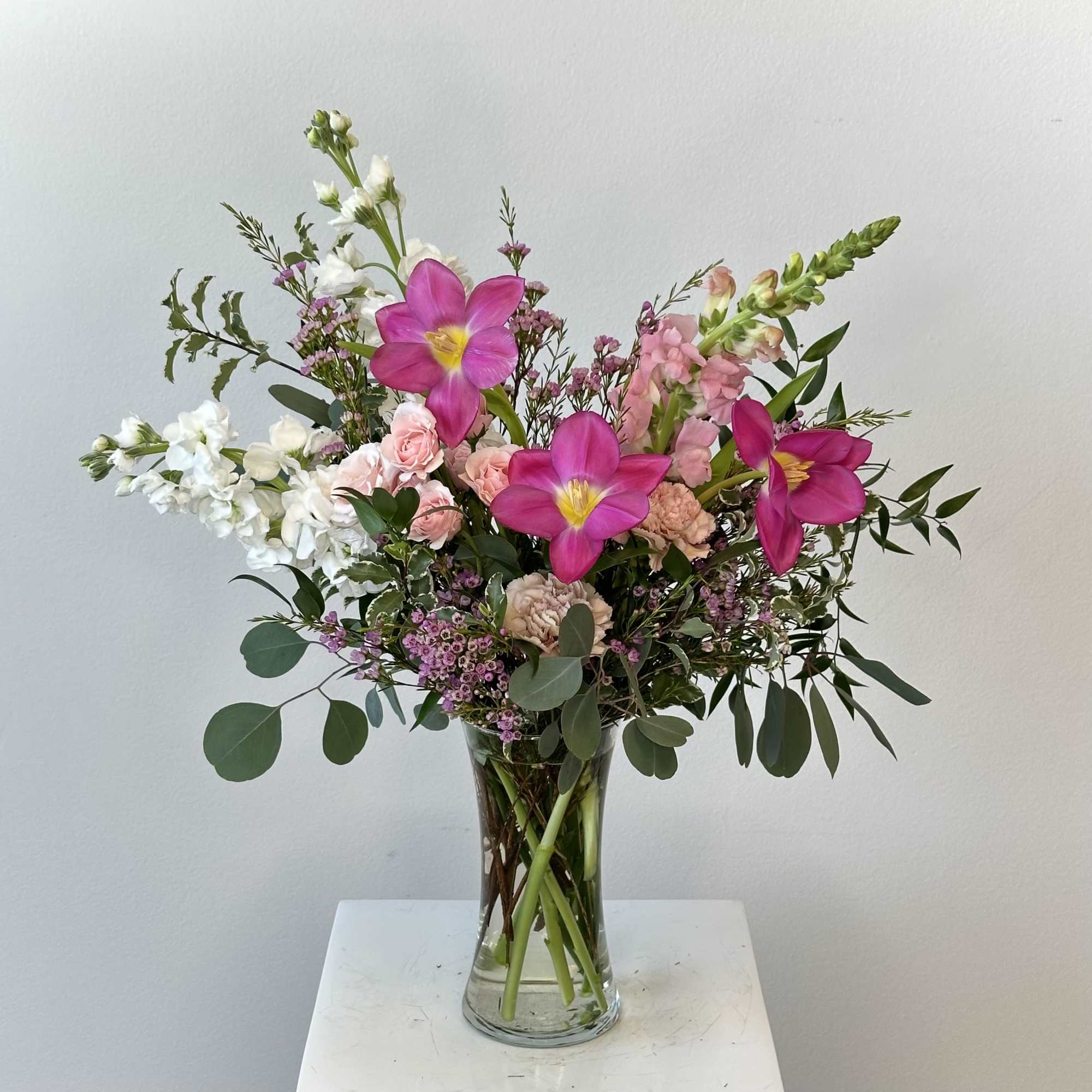The Wild Child flower arrangement is a free-spirited and effortlessly beautiful design