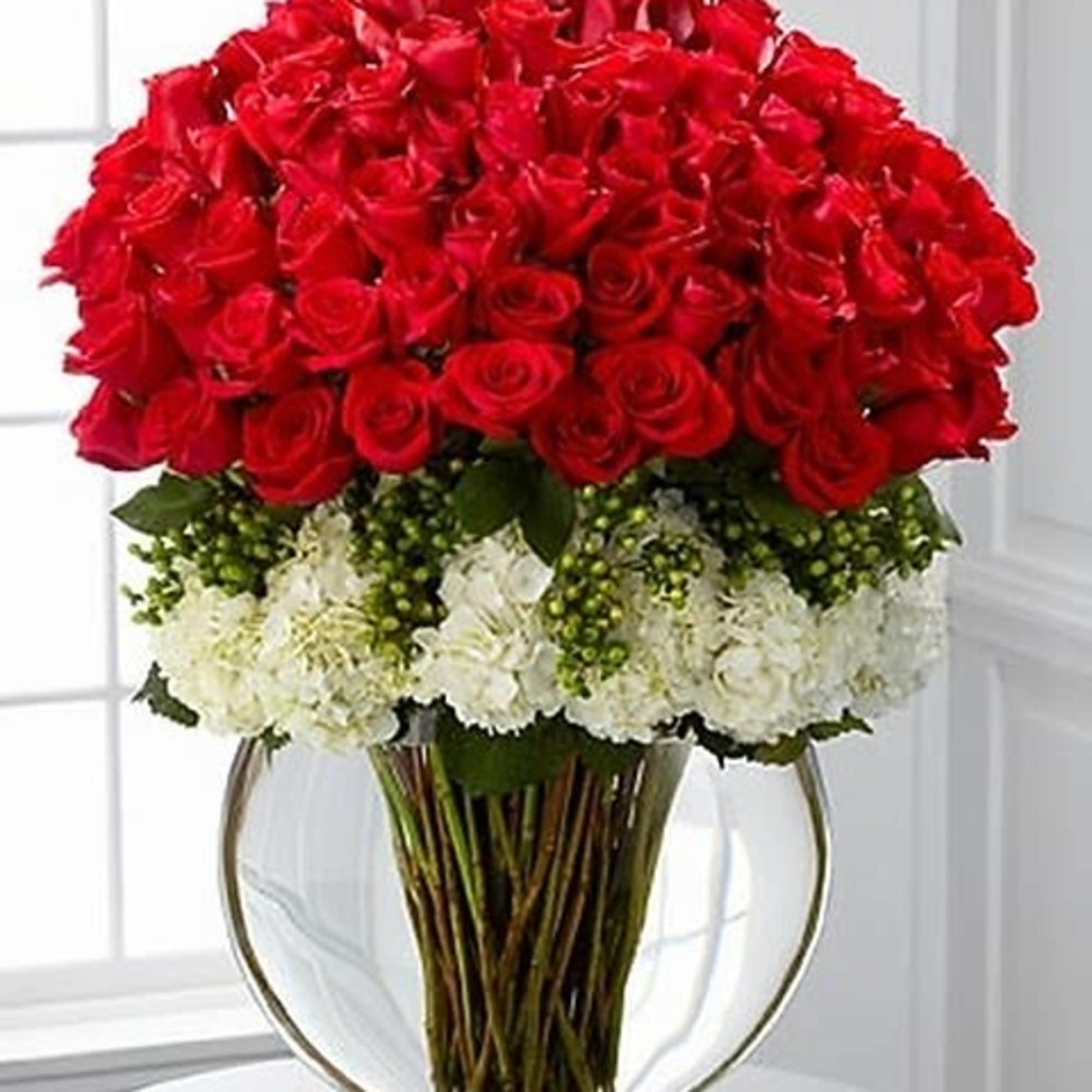 Lavish your special someone with a bouquet that will leave them breathless.