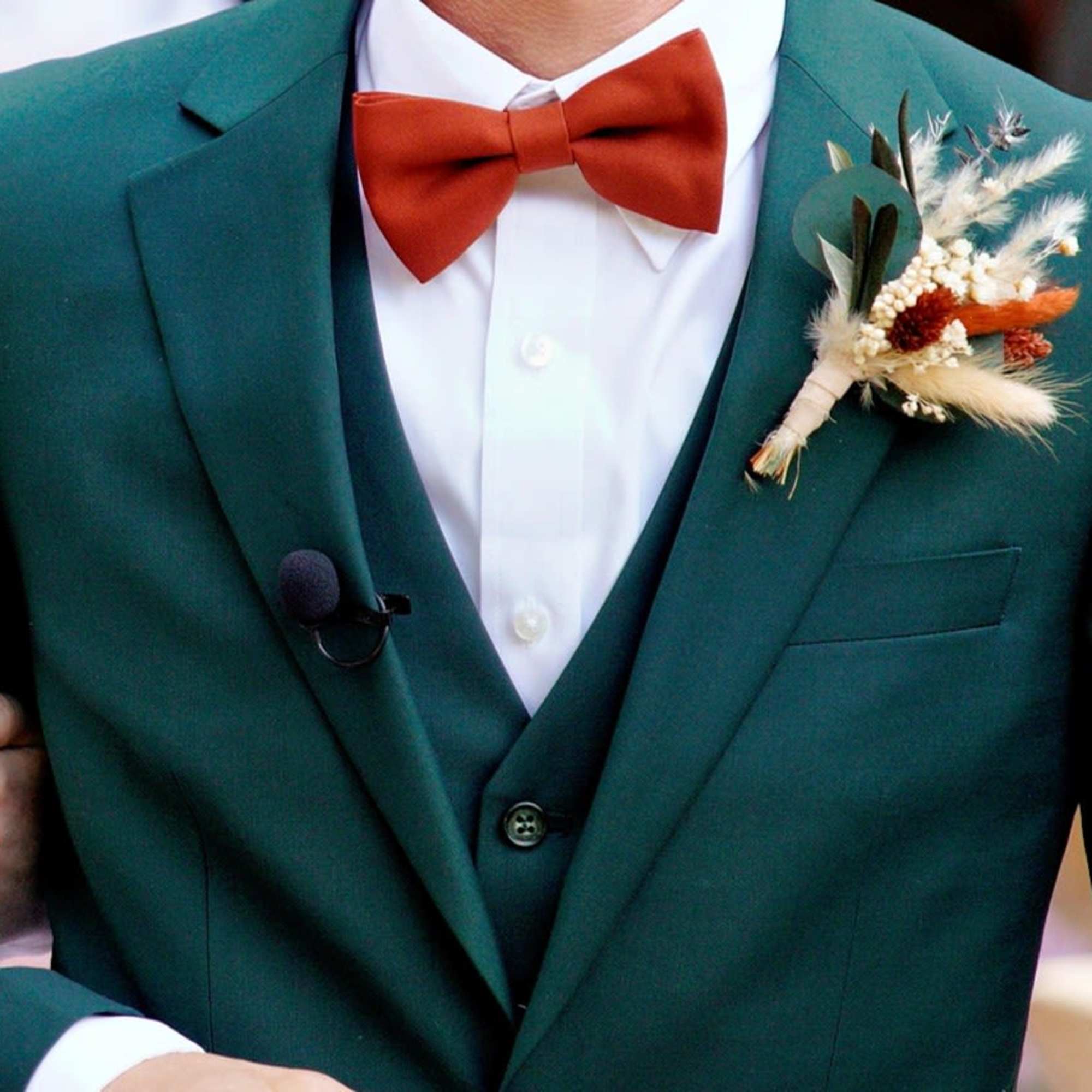 Complete the groom&rsquo;s look and tie your entire wedding party together with